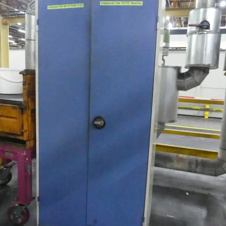 St cabinet
