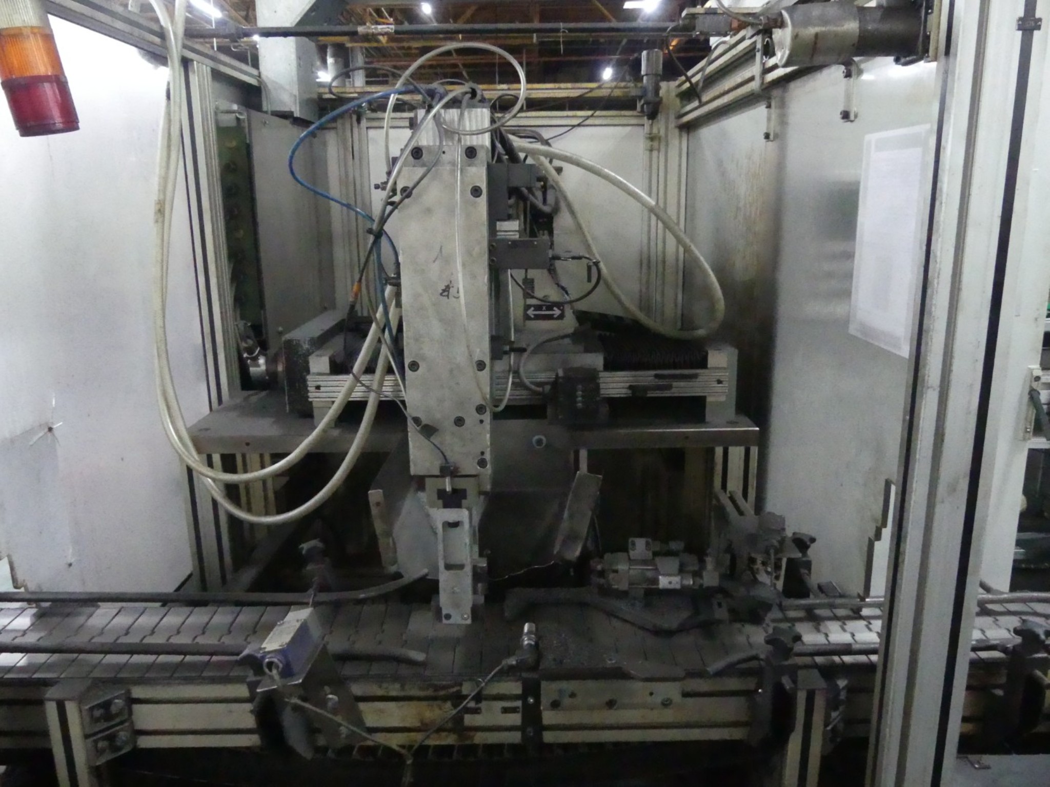Bearbeitungszentren, metallbearbeitende Maschinen und Produktionslinien aus der Automobilindustrie-2