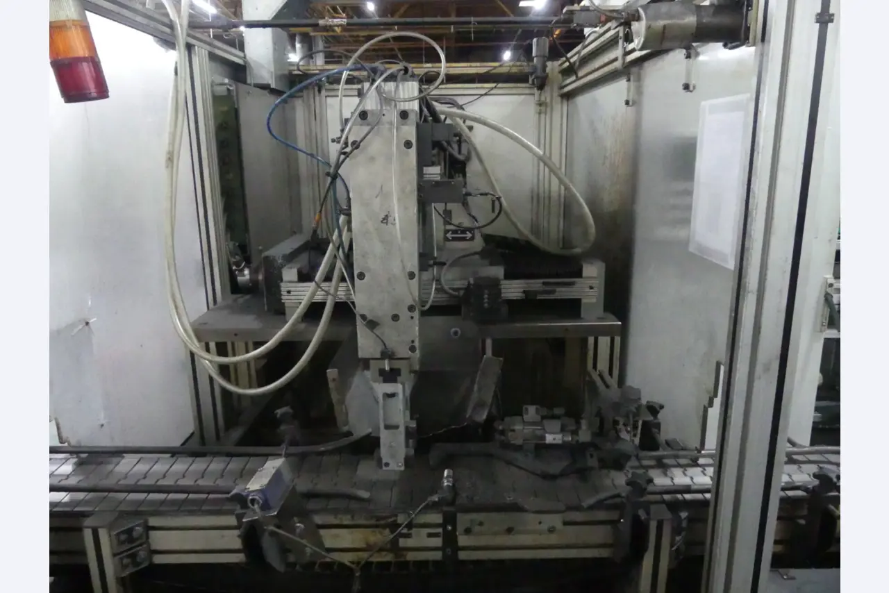 Bearbeitungszentren, metallbearbeitende Maschinen und Produktionslinien aus der Automobilindustrie-2