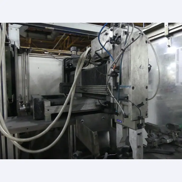 Bearbeitungszentren, metallbearbeitende Maschinen und Produktionslinien aus der Automobilindustrie-4