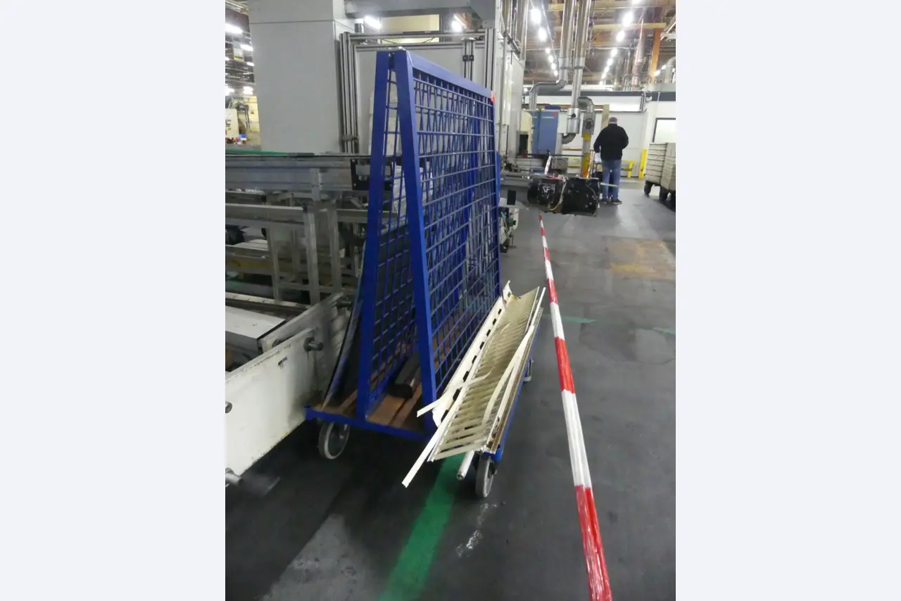 Bearbeitungszentren, metallbearbeitende Maschinen und Produktionslinien aus der Automobilindustrie-1