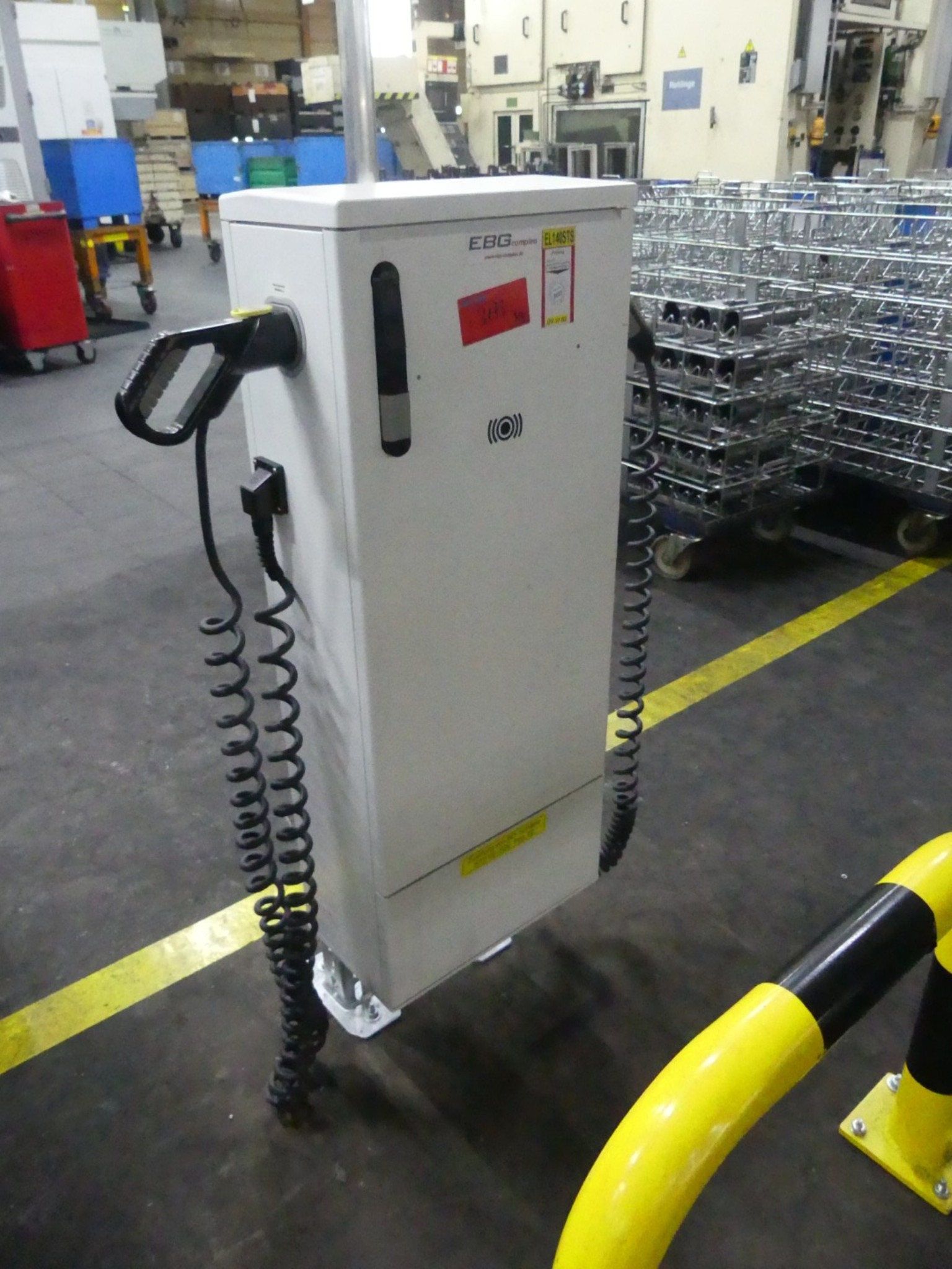 Bearbeitungszentren, metallbearbeitende Maschinen und Produktionslinen aus der Automobilindustrie-4