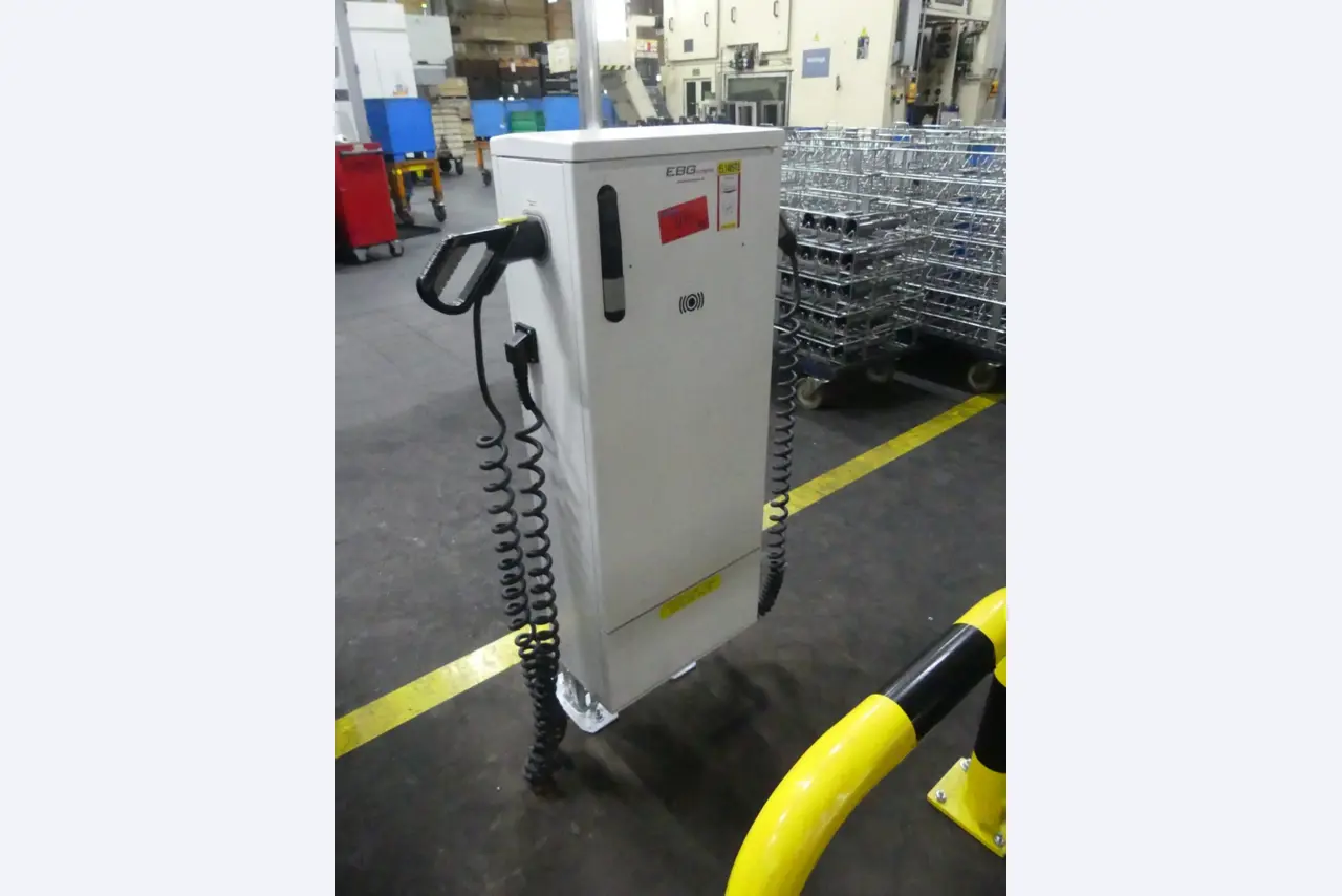 Bearbeitungszentren, metallbearbeitende Maschinen und Produktionslinen aus der Automobilindustrie-4