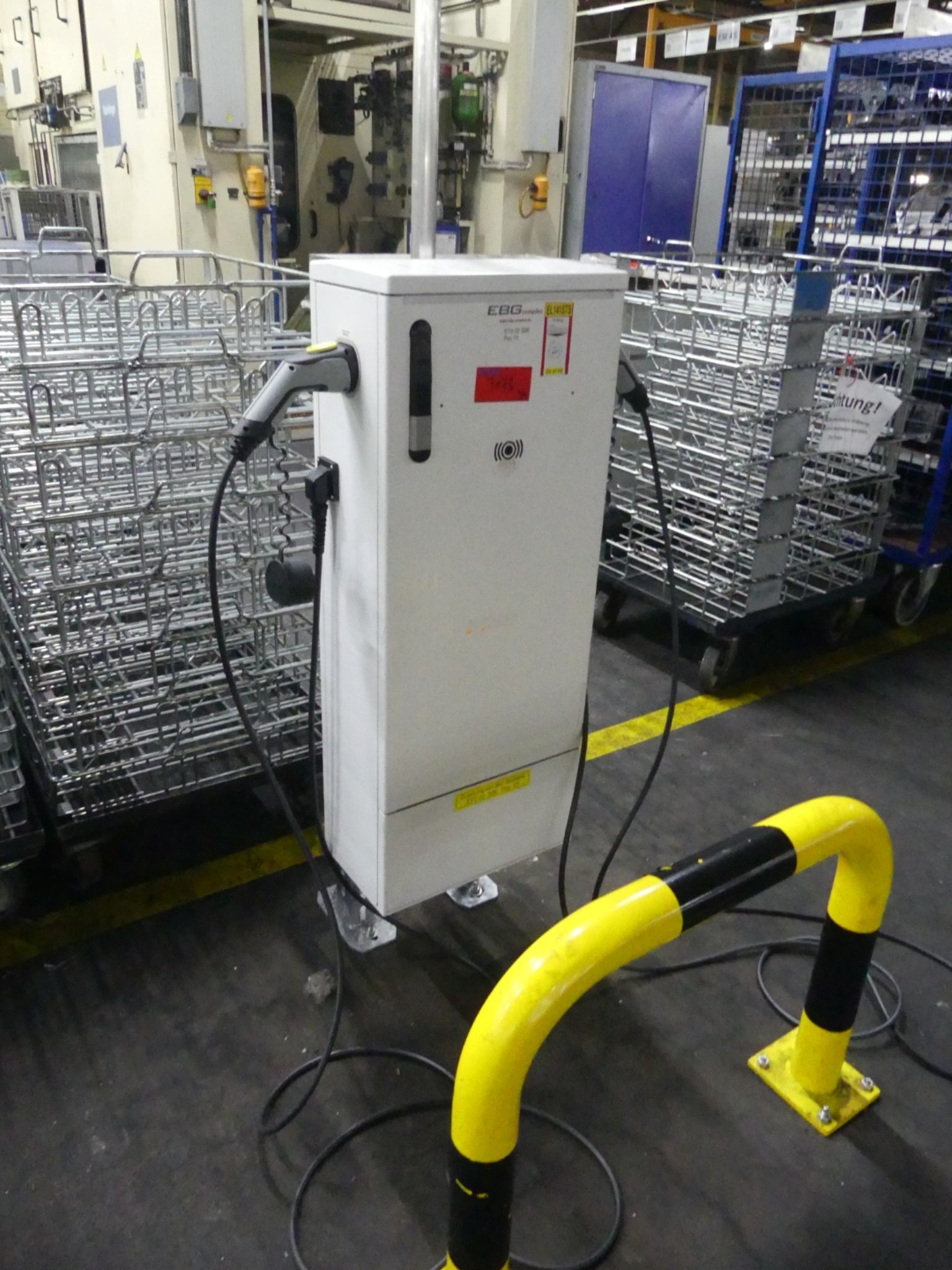 Bearbeitungszentren, metallbearbeitende Maschinen und Produktionslinen aus der Automobilindustrie-5