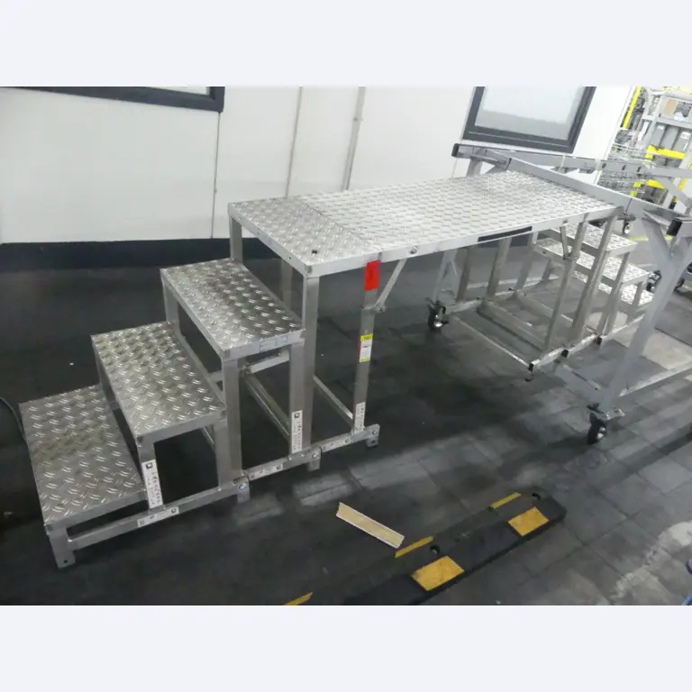 Bearbeitungszentren, metallbearbeitende Maschinen und Produktionslinen aus der Automobilindustrie-1