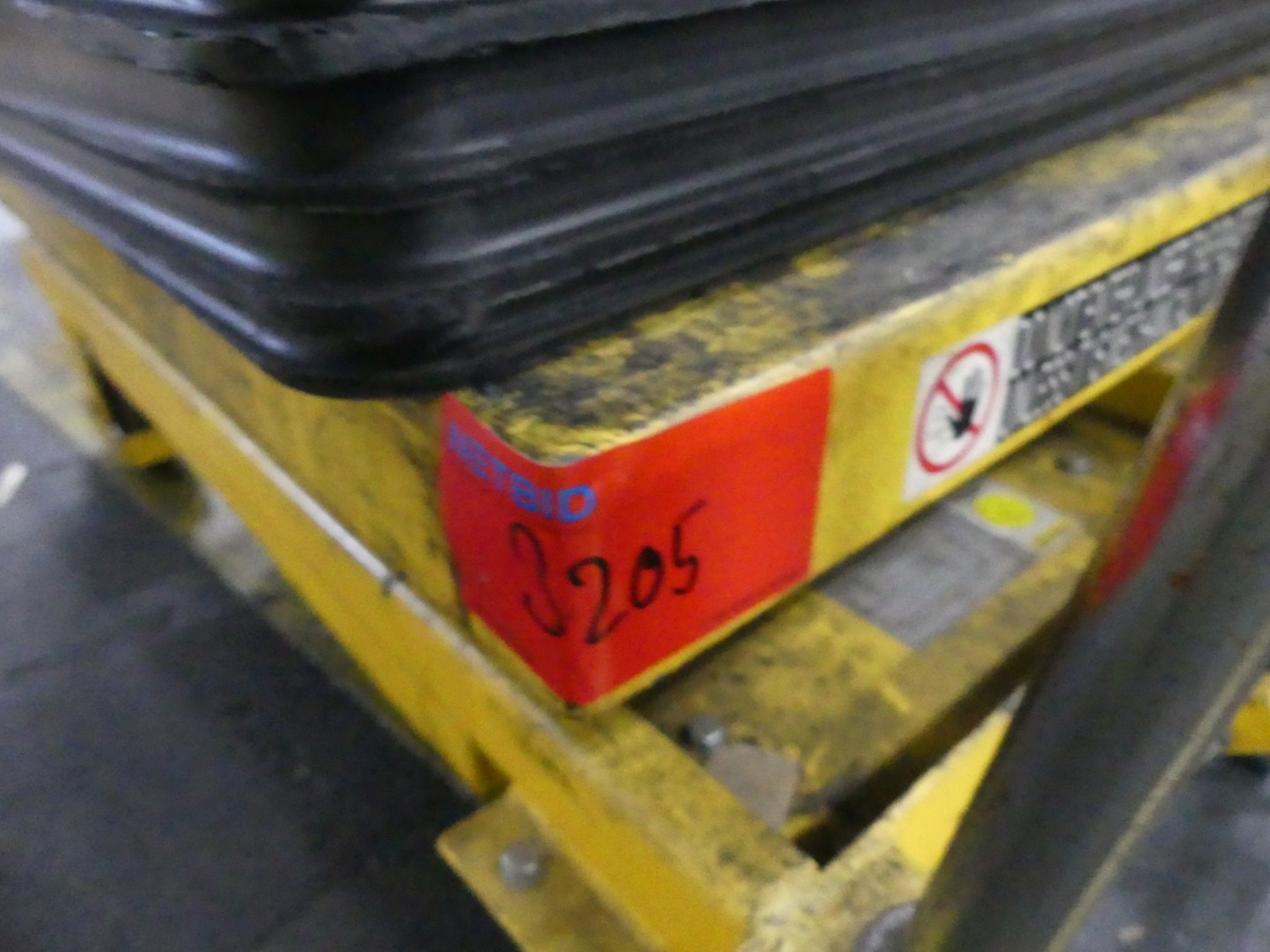 Centra obróbcze, maszyny do obróbki metalu i linie produkcyjne z branży motoryzacyjnej-3