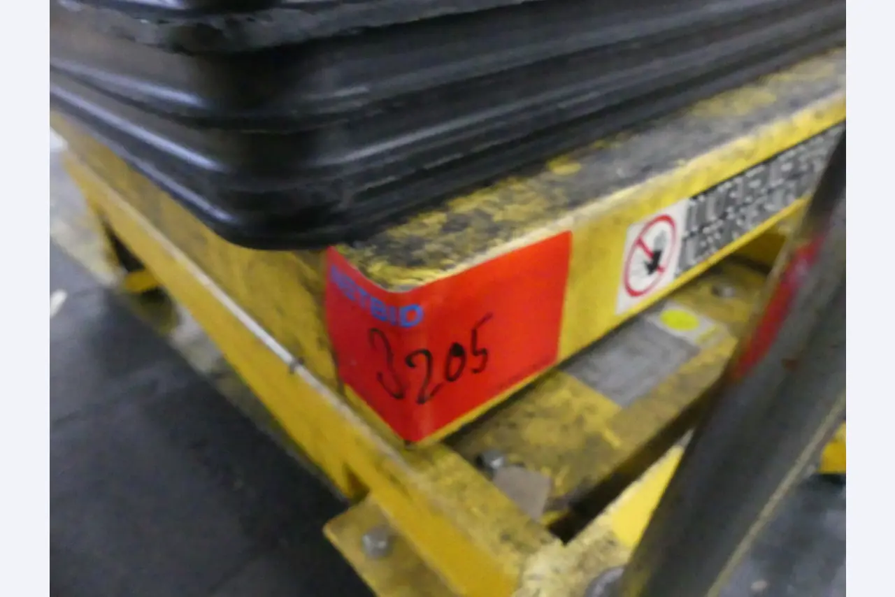 Centra obróbcze, maszyny do obróbki metalu i linie produkcyjne z branży motoryzacyjnej-3