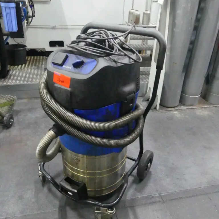 Industrial vacuum cleaner Nilfisk Alto Attix 7