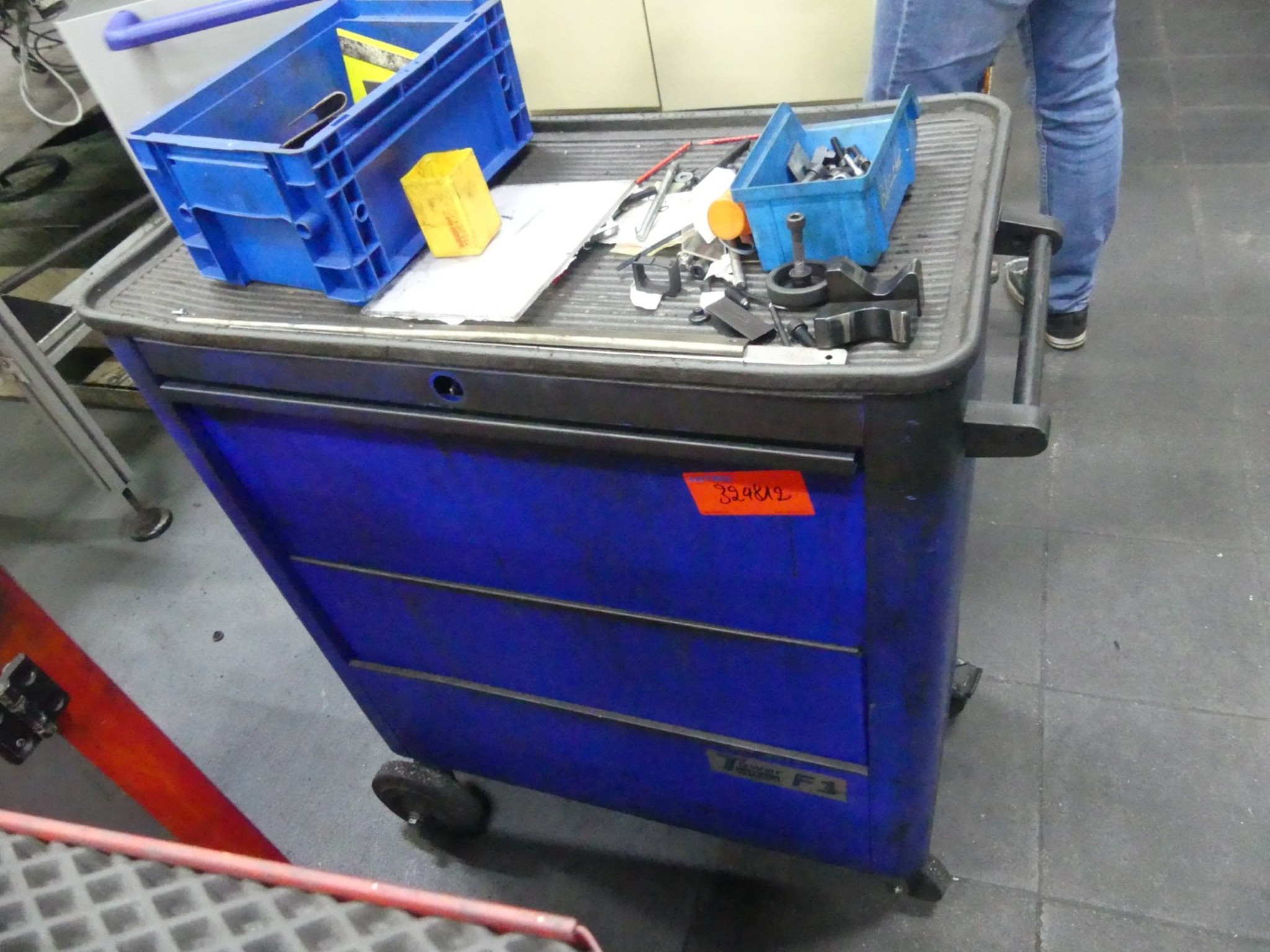 Centros de mecanizado, máquinas para trabajar el metal y líneas de producción de la industria del automóvil-1