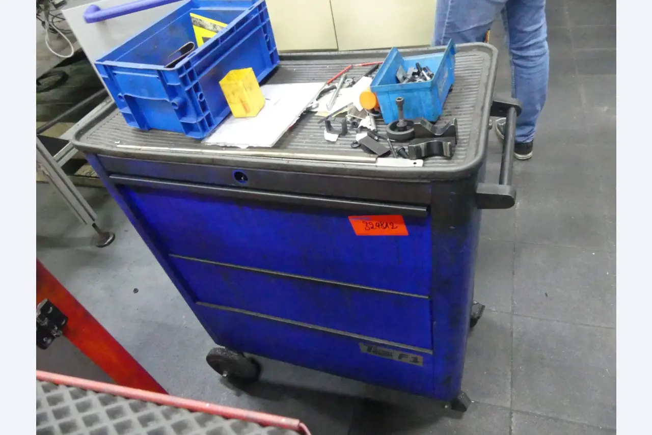 Centros de mecanizado, máquinas para trabajar el metal y líneas de producción de la industria del automóvil-1