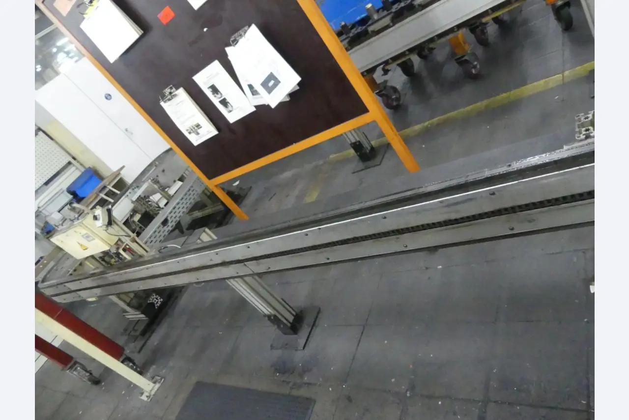 Centra obróbcze, maszyny do obróbki metalu i linie produkcyjne z branży motoryzacyjnej-7