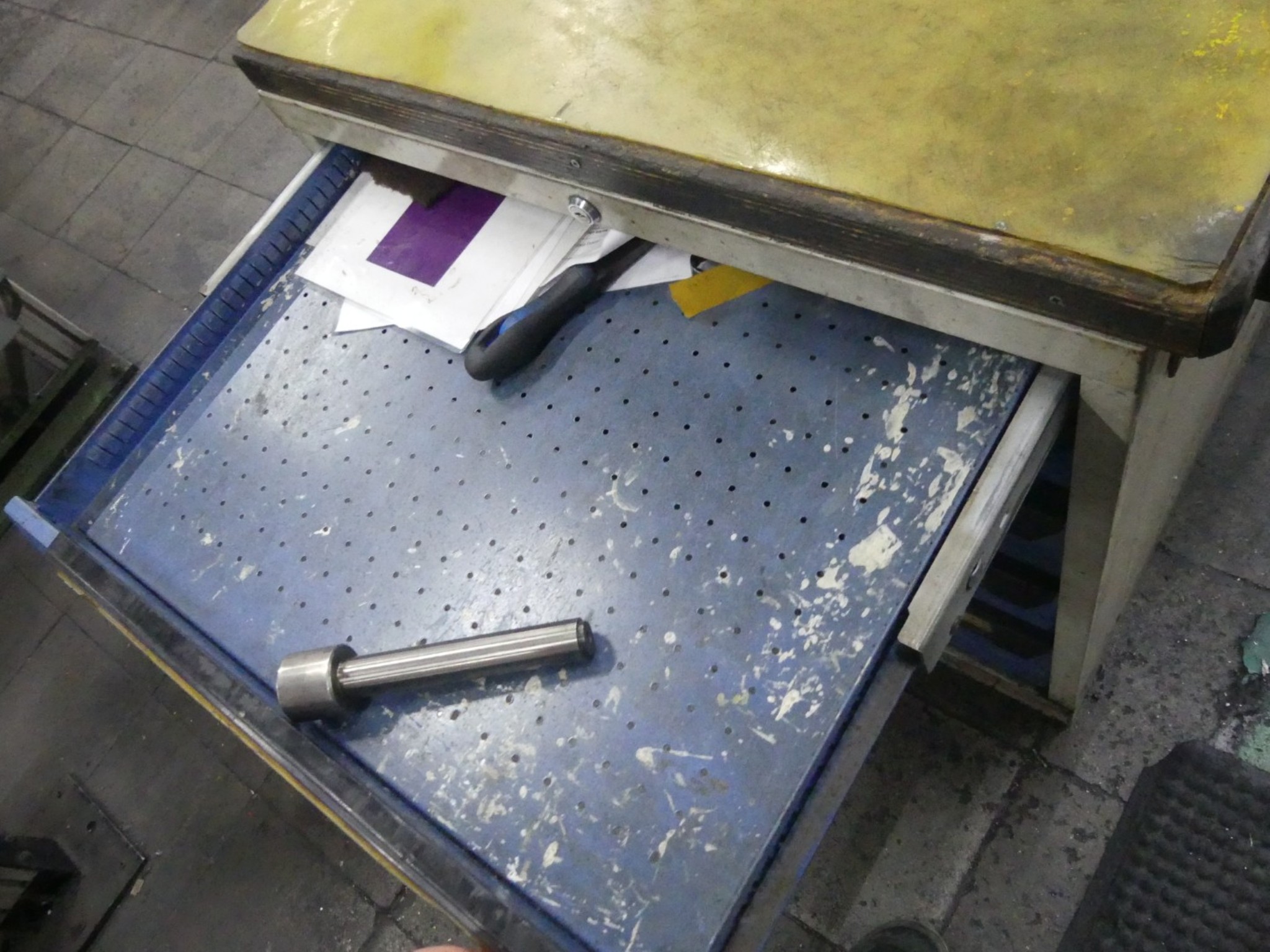 Centra obróbcze, maszyny do obróbki metalu i linie produkcyjne z branży motoryzacyjnej-2