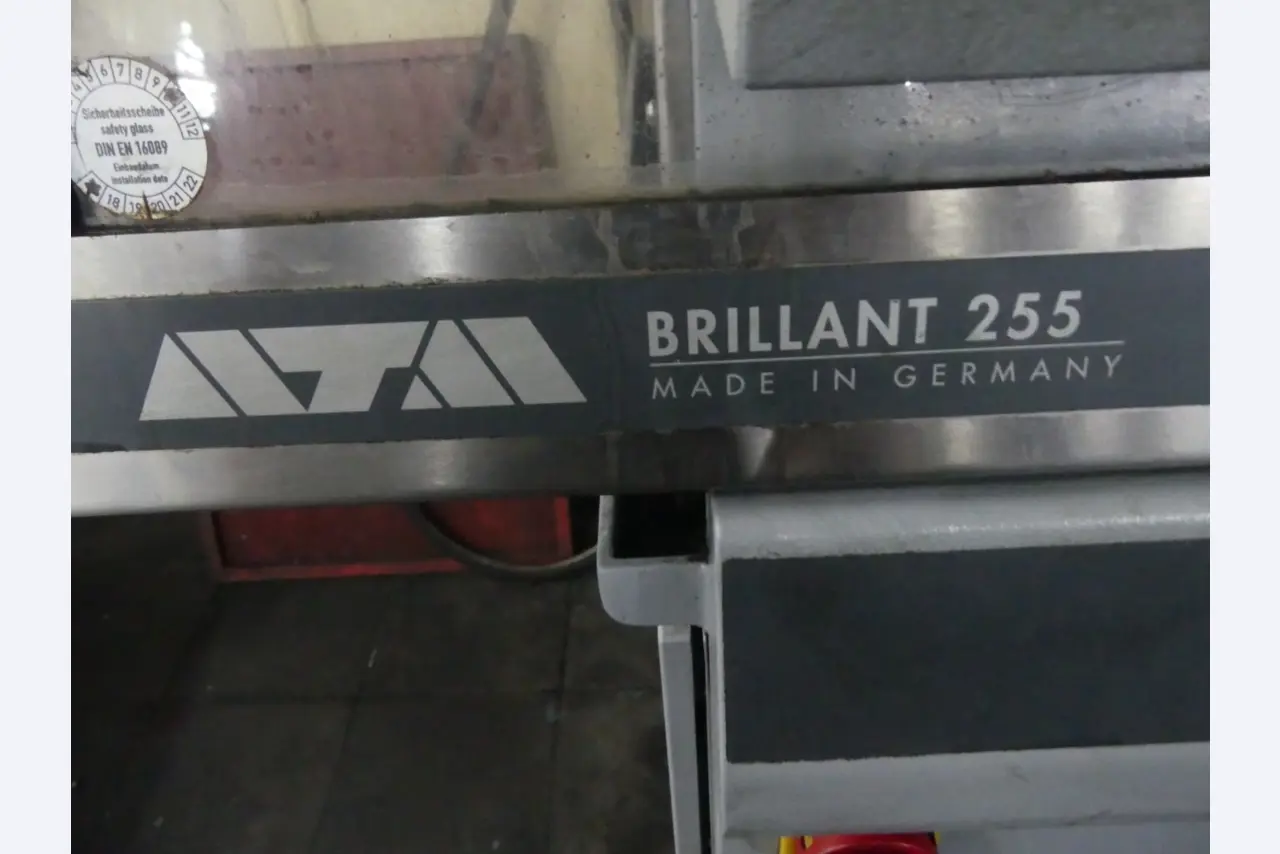 Centra obróbcze, maszyny do obróbki metalu i linie produkcyjne z branży motoryzacyjnej-2