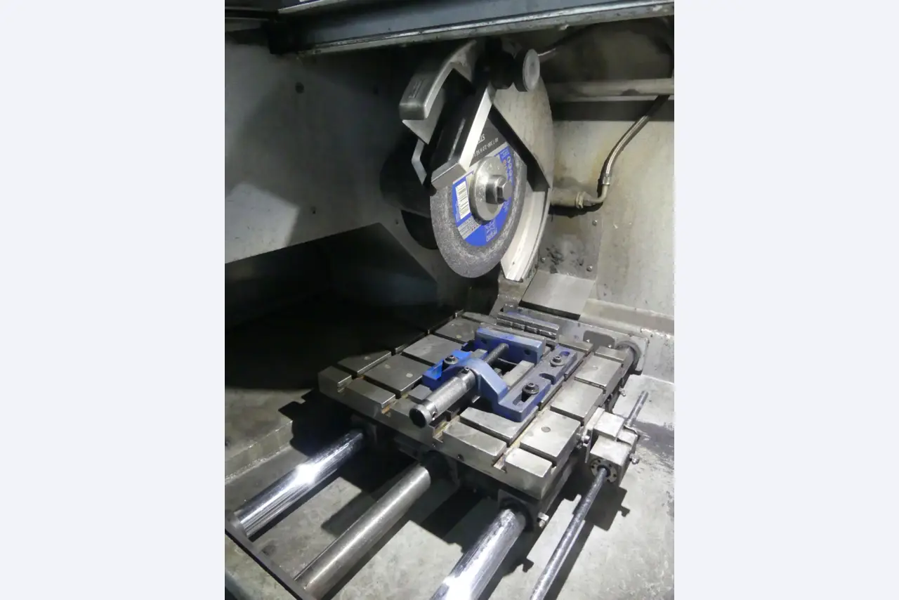 Centra obróbcze, maszyny do obróbki metalu i linie produkcyjne z branży motoryzacyjnej-3