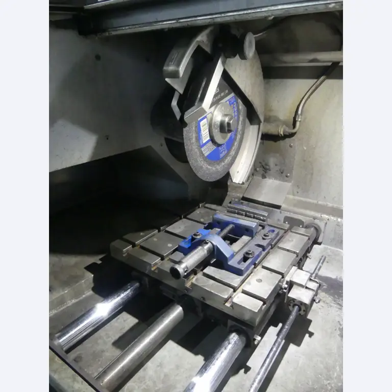 Centra obróbcze, maszyny do obróbki metalu i linie produkcyjne z branży motoryzacyjnej-3