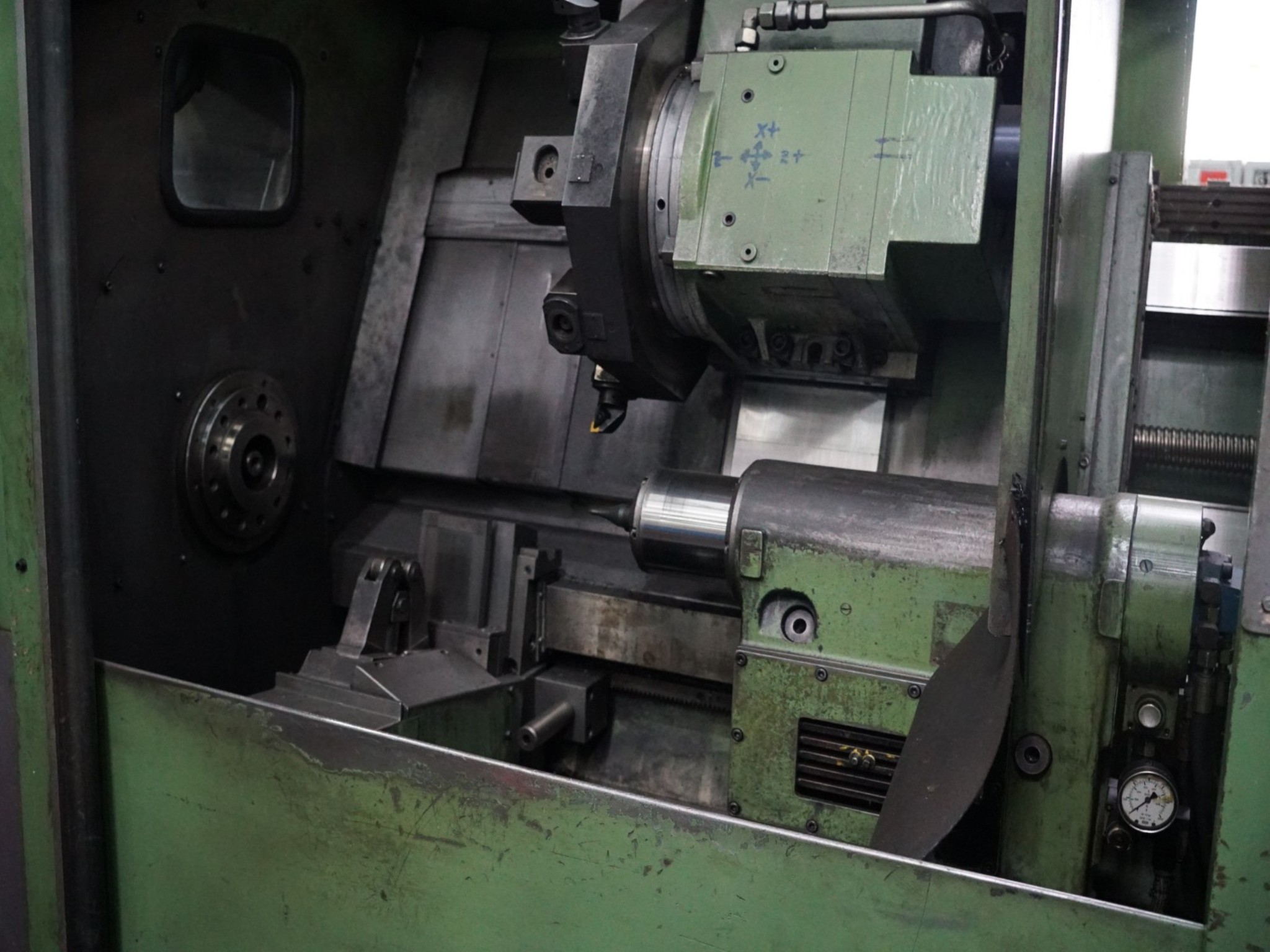 Centra obróbcze, maszyny do obróbki metalu i linie produkcyjne z branży motoryzacyjnej-2