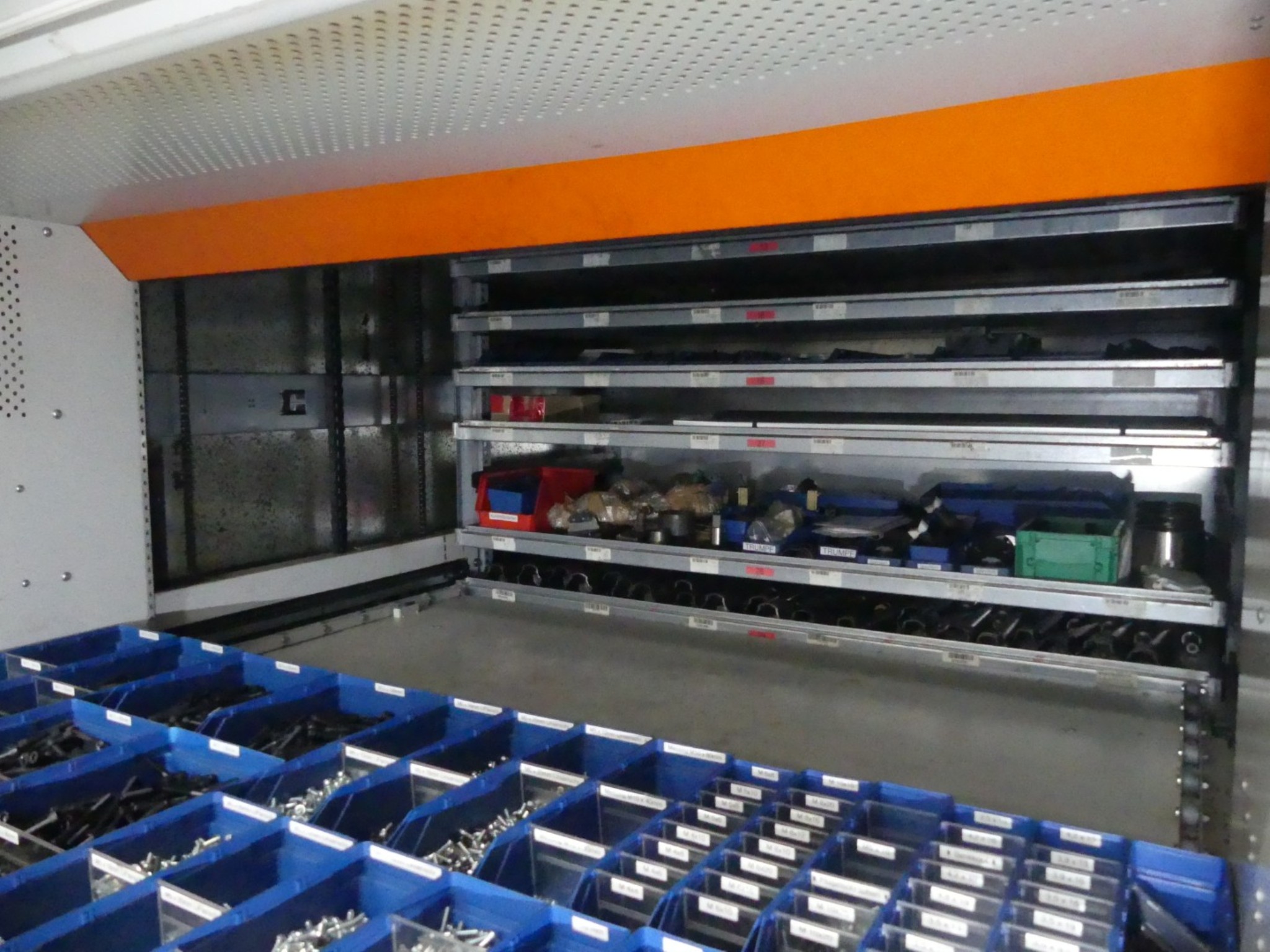 Centra obróbcze, maszyny do obróbki metalu i linie produkcyjne z branży motoryzacyjnej-3