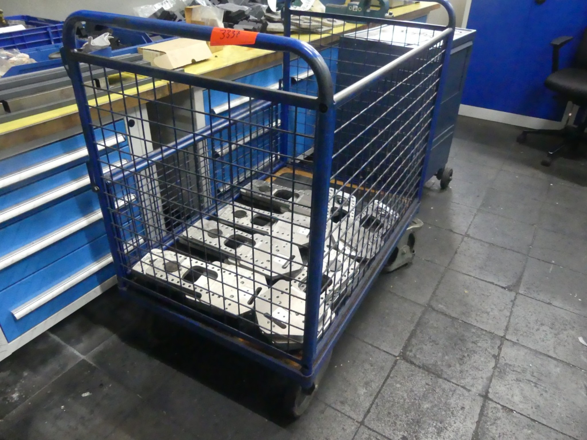 Centra obróbcze, maszyny do obróbki metalu i linie produkcyjne z branży motoryzacyjnej-1