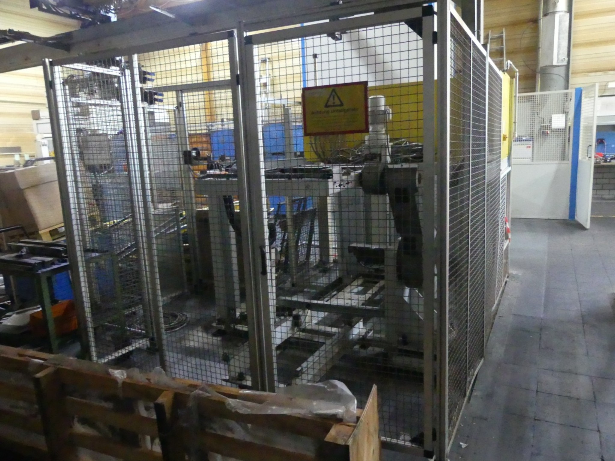 Centra obróbcze, maszyny do obróbki metalu i linie produkcyjne z branży motoryzacyjnej-17