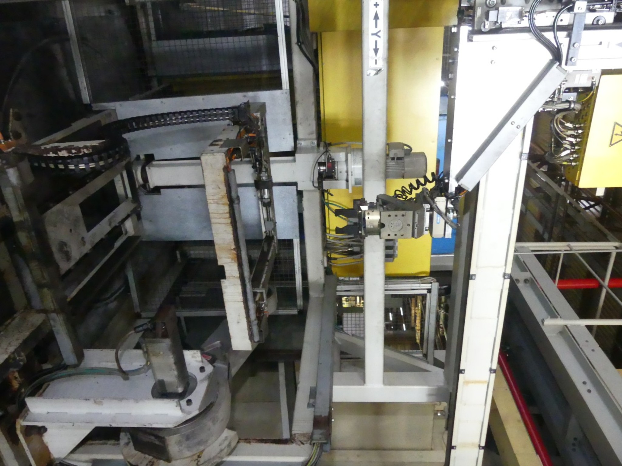 Centra obróbcze, maszyny do obróbki metalu i linie produkcyjne z branży motoryzacyjnej-7