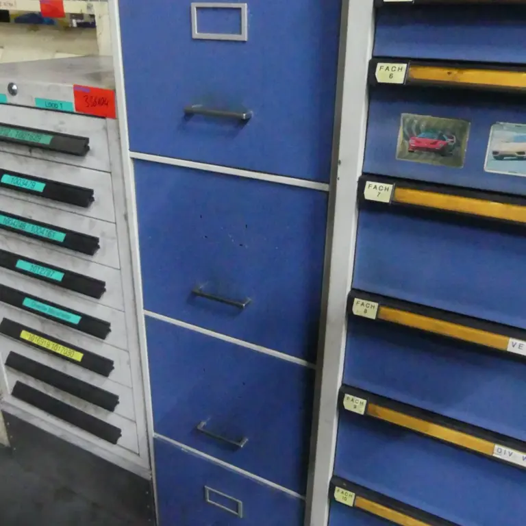 Hanging file cabinet