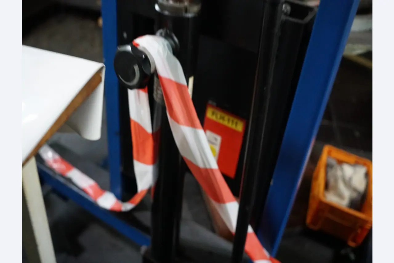 Centra obróbcze, maszyny do obróbki metalu i linie produkcyjne z branży motoryzacyjnej-2