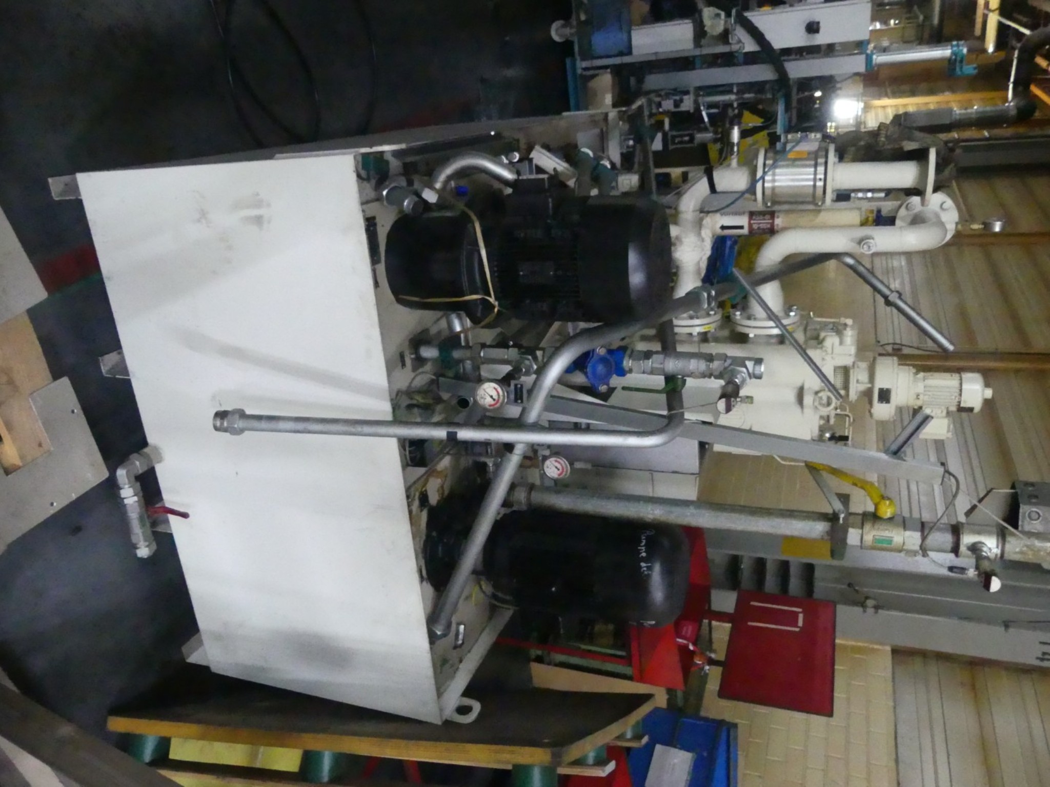 Bearbeitungszentren, metallbearbeitende Maschinen und Produktionslinen aus der Automobilindustrie-4