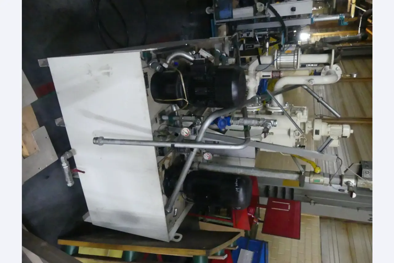 Bearbeitungszentren, metallbearbeitende Maschinen und Produktionslinen aus der Automobilindustrie-4
