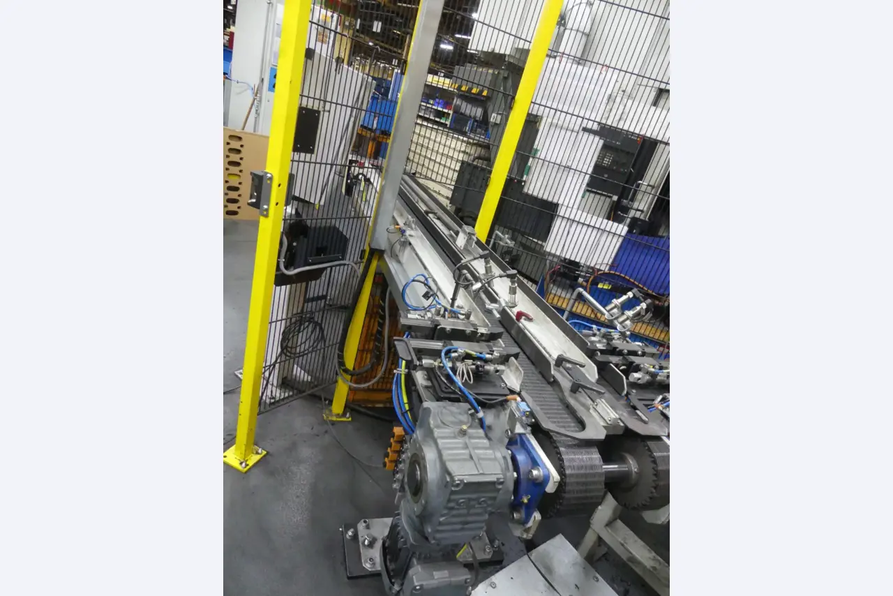 Centra obróbcze, maszyny do obróbki metalu i linie produkcyjne z branży motoryzacyjnej-5