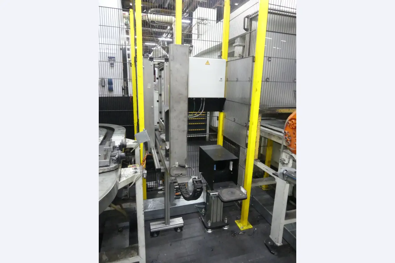 Centra obróbcze, maszyny do obróbki metalu i linie produkcyjne z branży motoryzacyjnej-8