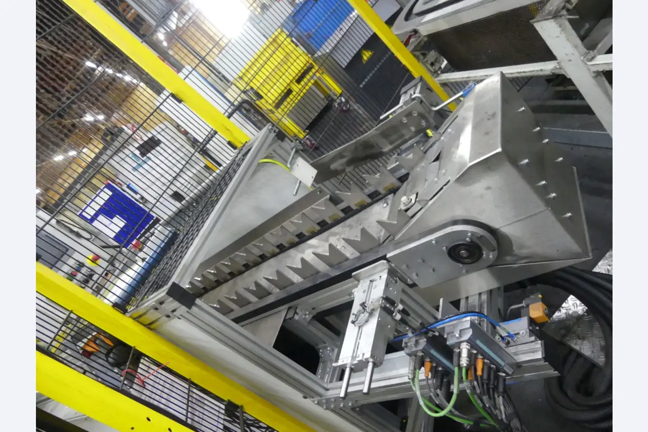Centra obróbcze, maszyny do obróbki metalu i linie produkcyjne z branży motoryzacyjnej-10