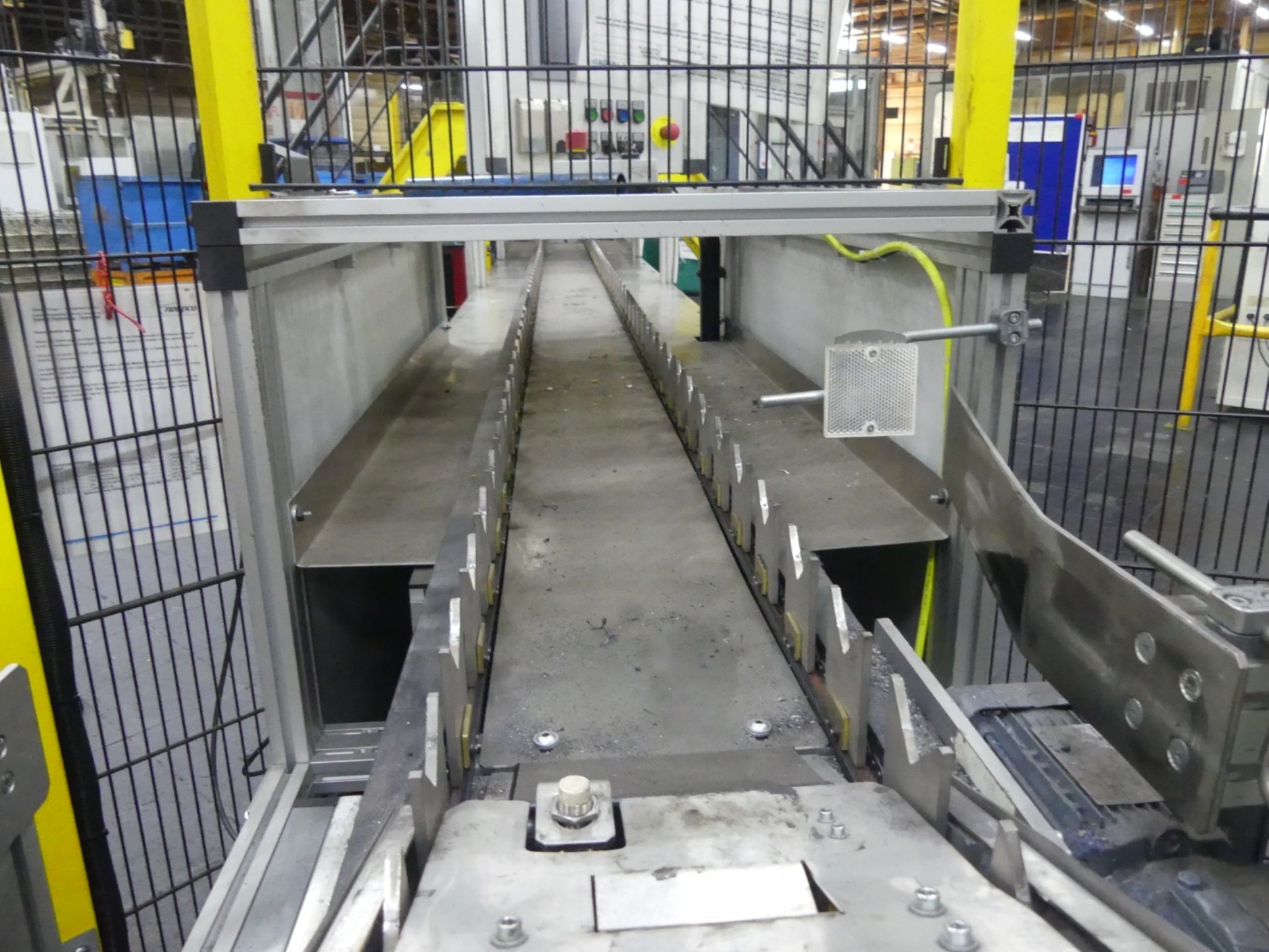 Centra obróbcze, maszyny do obróbki metalu i linie produkcyjne z branży motoryzacyjnej-11