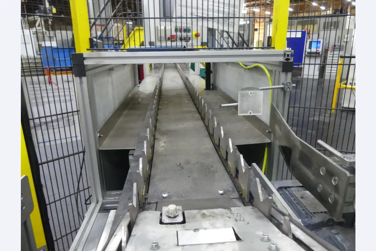 Centra obróbcze, maszyny do obróbki metalu i linie produkcyjne z branży motoryzacyjnej-11