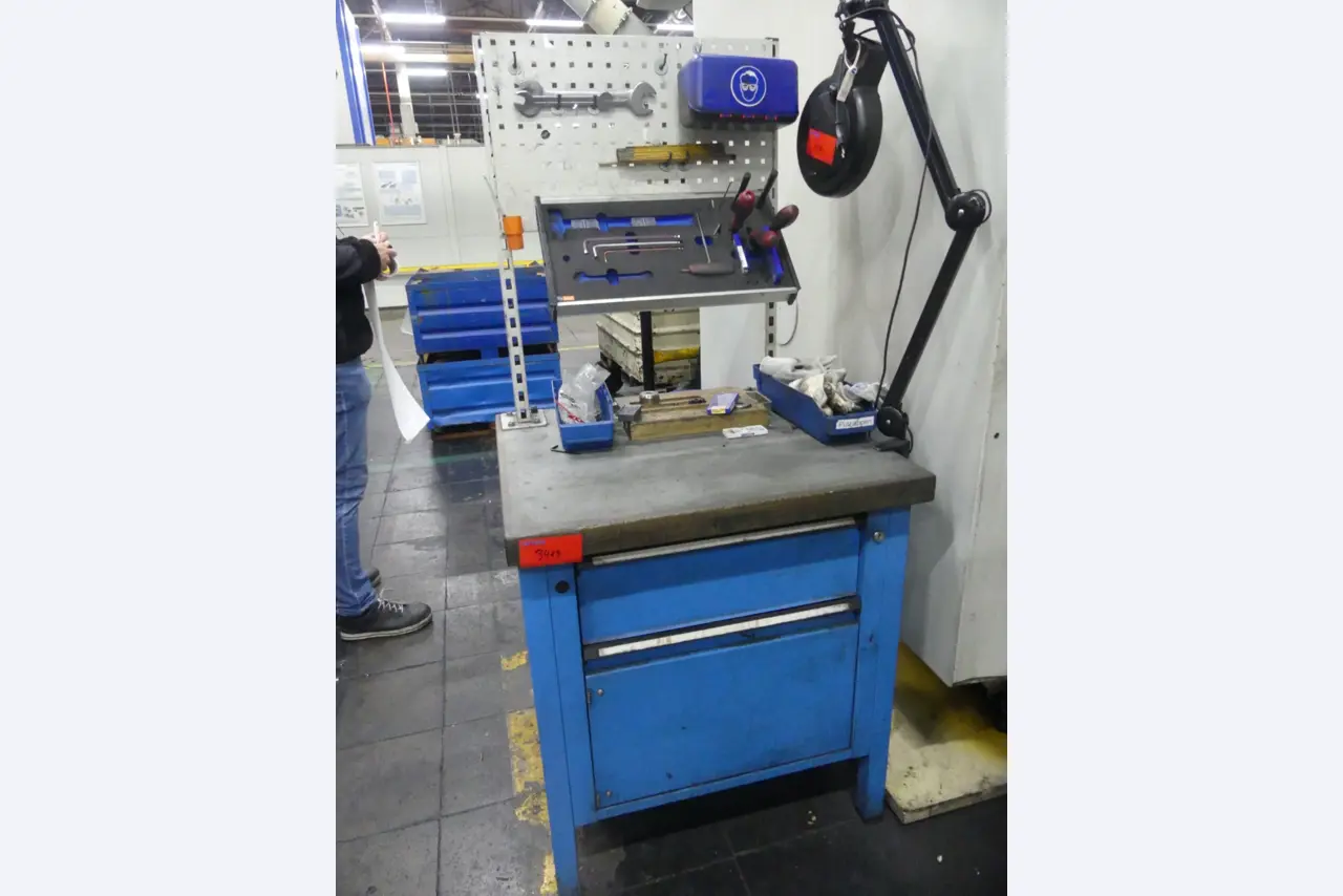 Centra obróbcze, maszyny do obróbki metalu i linie produkcyjne z branży motoryzacyjnej-1