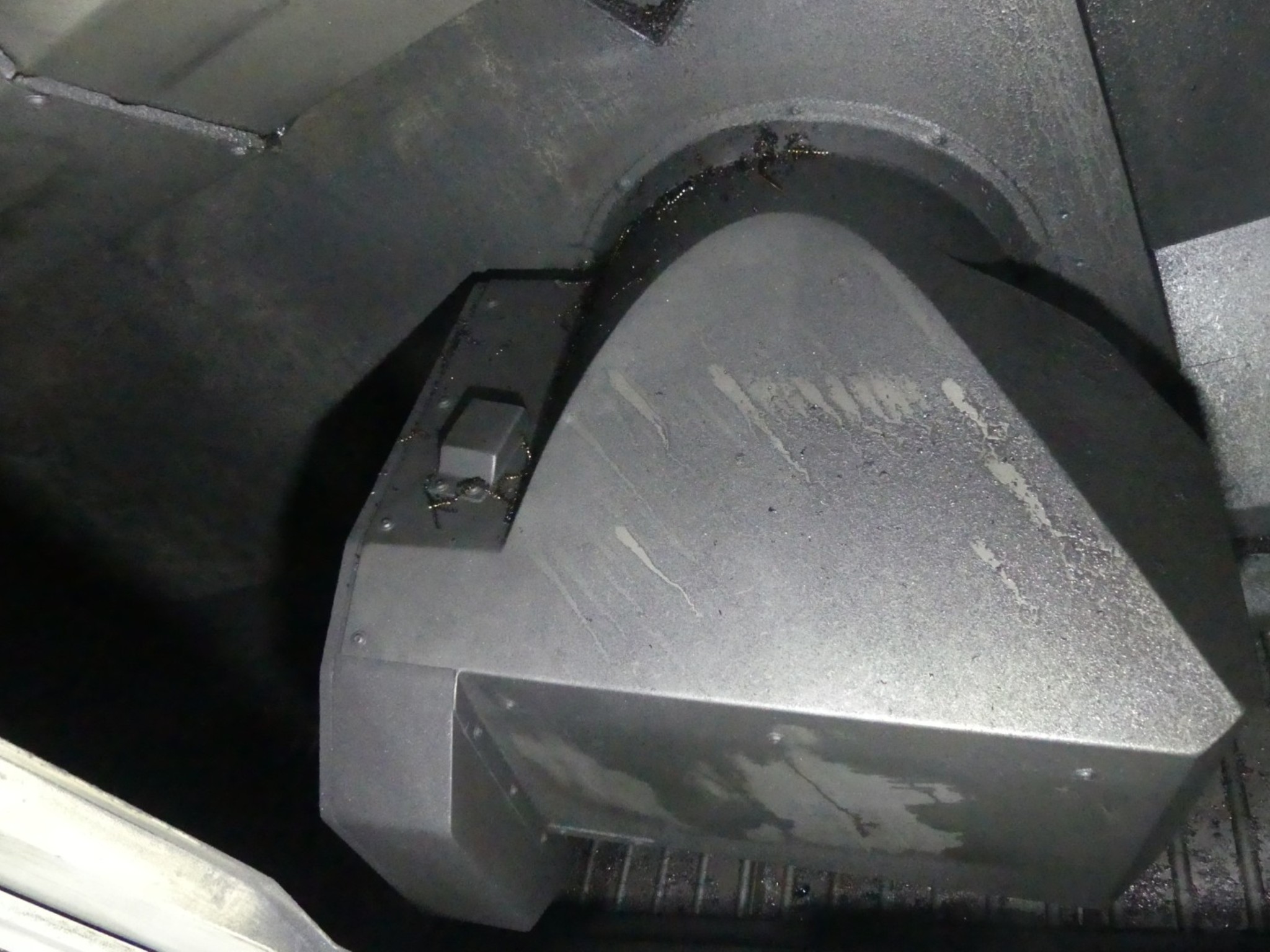 Centra obróbcze, maszyny do obróbki metalu i linie produkcyjne z branży motoryzacyjnej-5