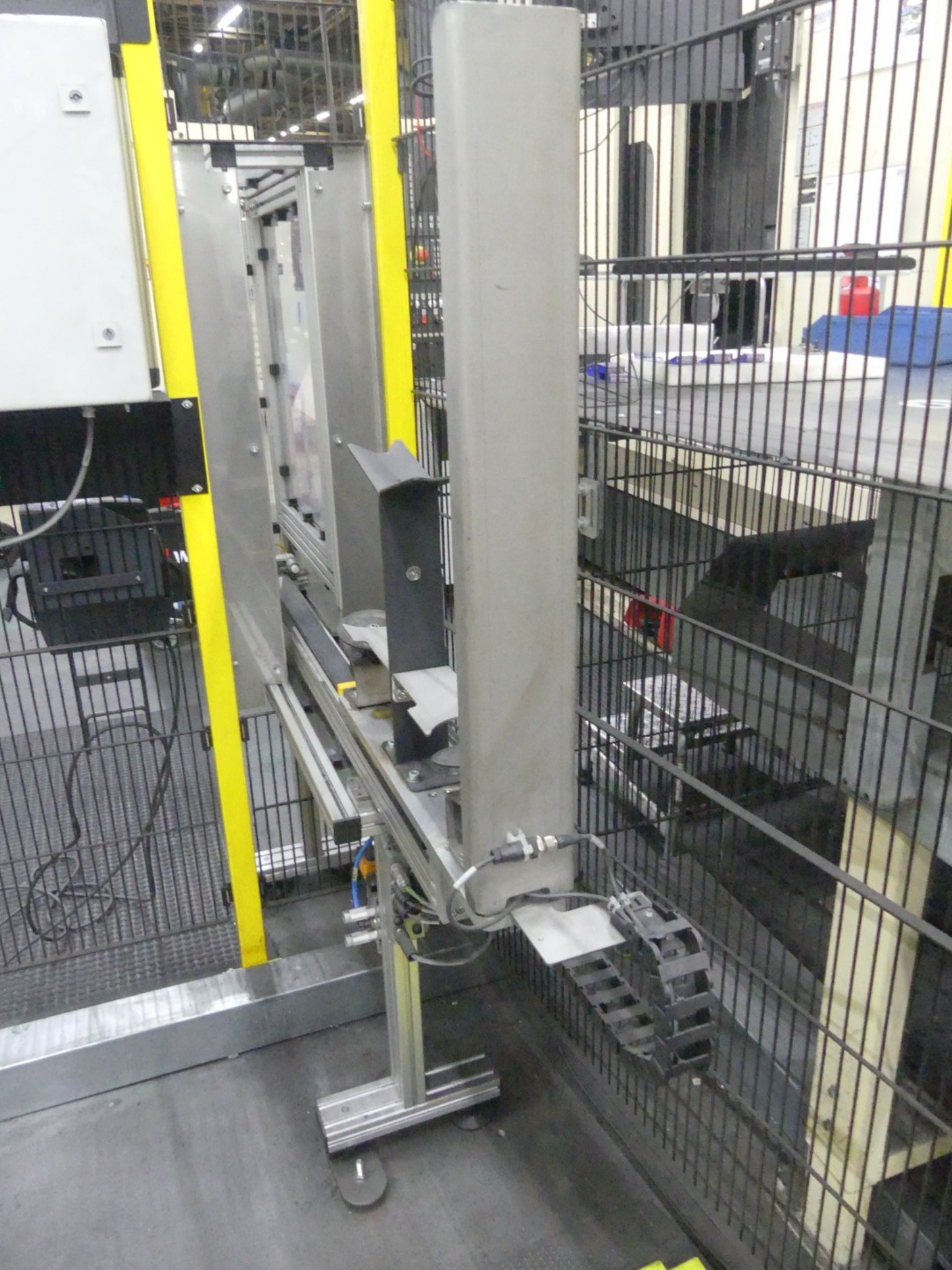 Centra obróbcze, maszyny do obróbki metalu i linie produkcyjne z branży motoryzacyjnej-6