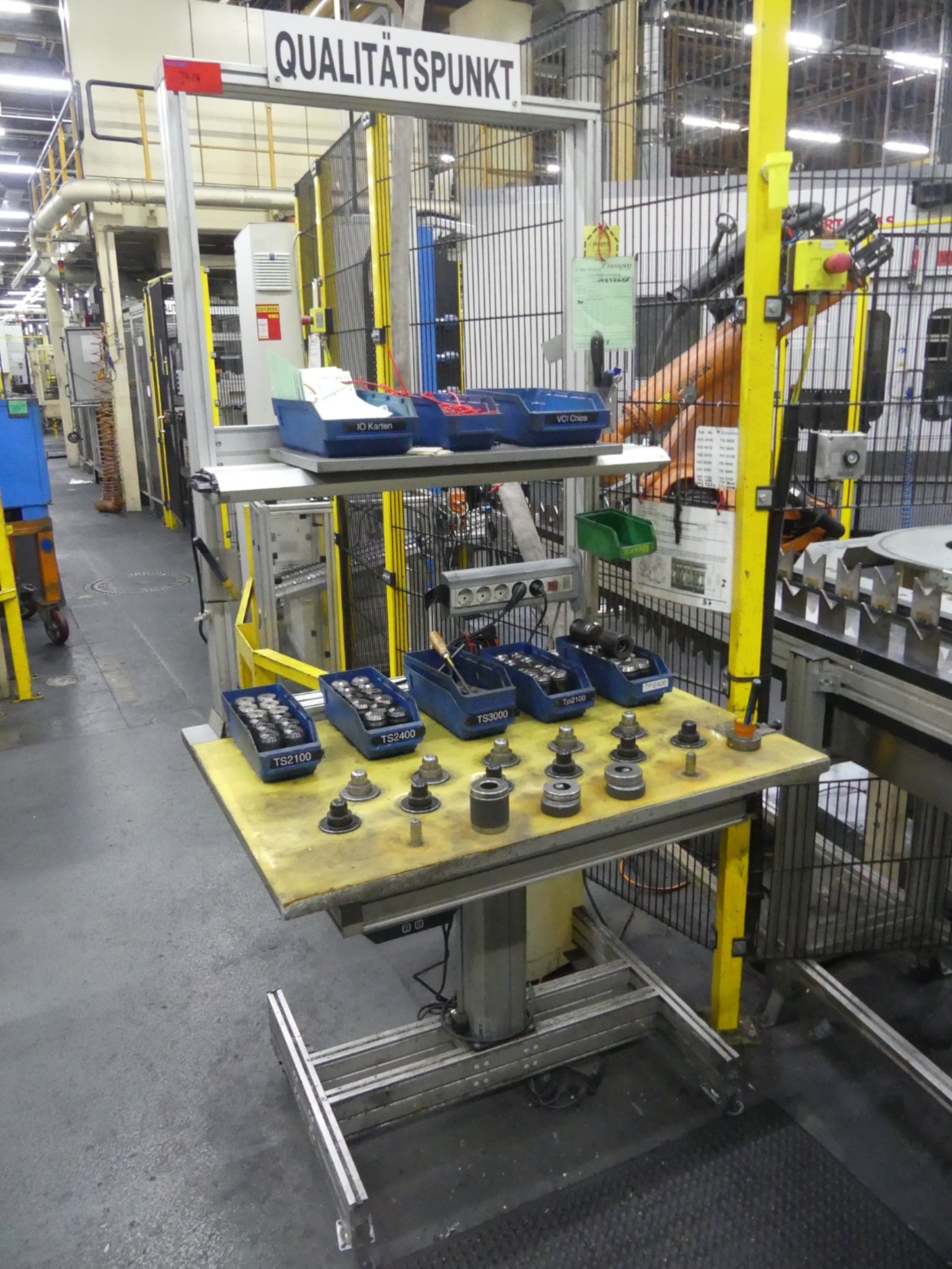 Centra obróbcze, maszyny do obróbki metalu i linie produkcyjne z branży motoryzacyjnej-1