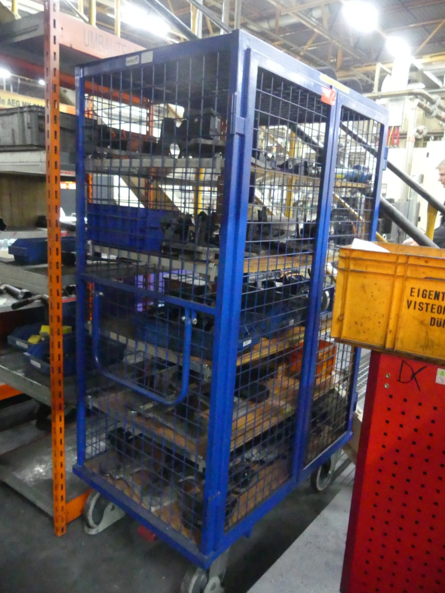Centra obróbcze, maszyny do obróbki metalu i linie produkcyjne z branży motoryzacyjnej-1