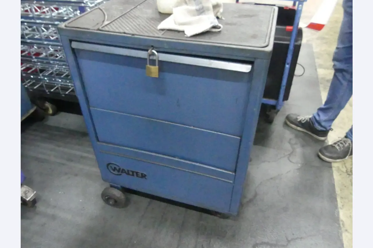 Centra obróbcze, maszyny do obróbki metalu i linie produkcyjne z branży motoryzacyjnej-1