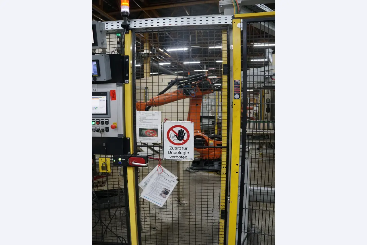 Centra obróbcze, maszyny do obróbki metalu i linie produkcyjne z branży motoryzacyjnej-1