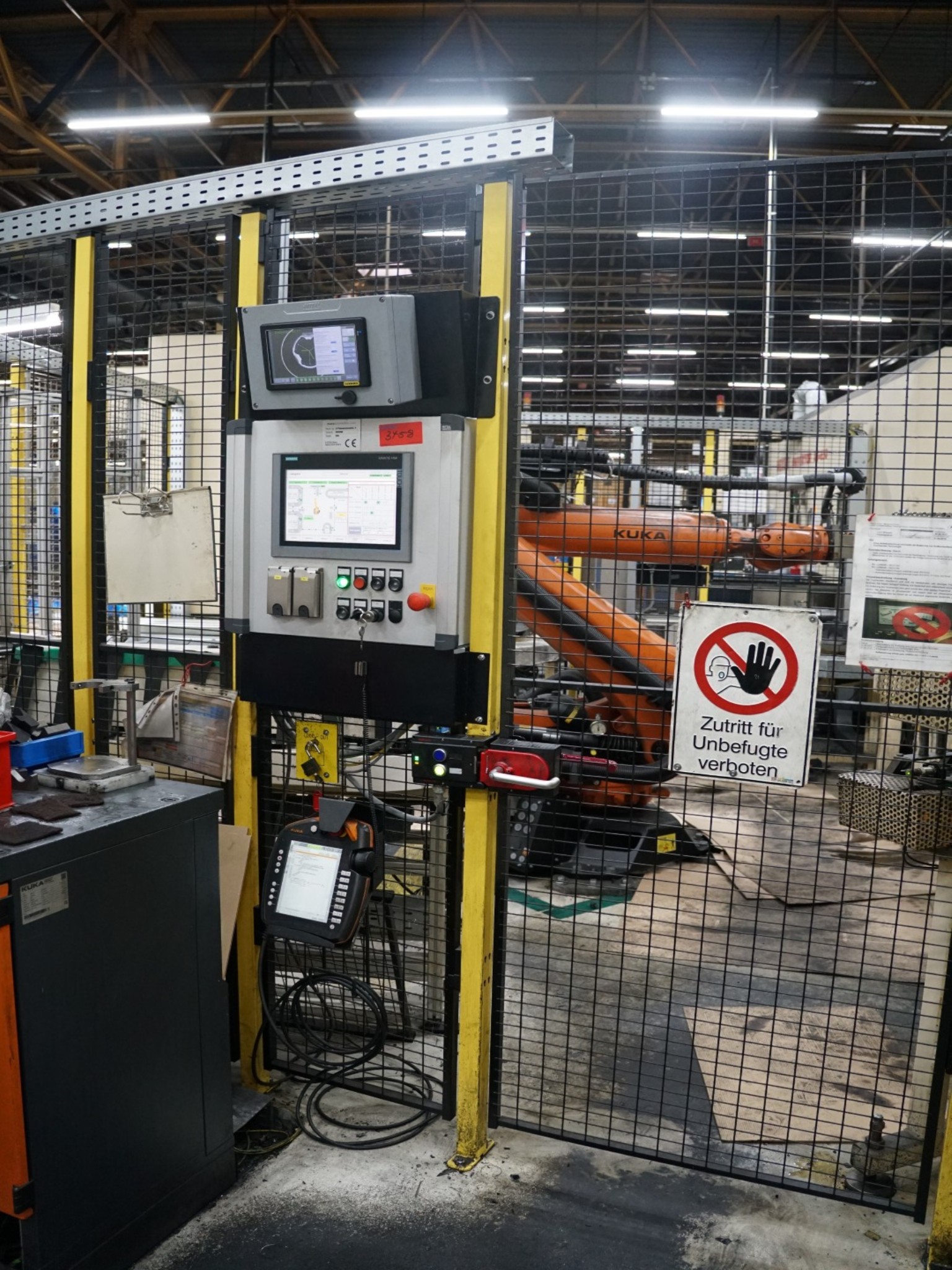 Centra obróbcze, maszyny do obróbki metalu i linie produkcyjne z branży motoryzacyjnej-1