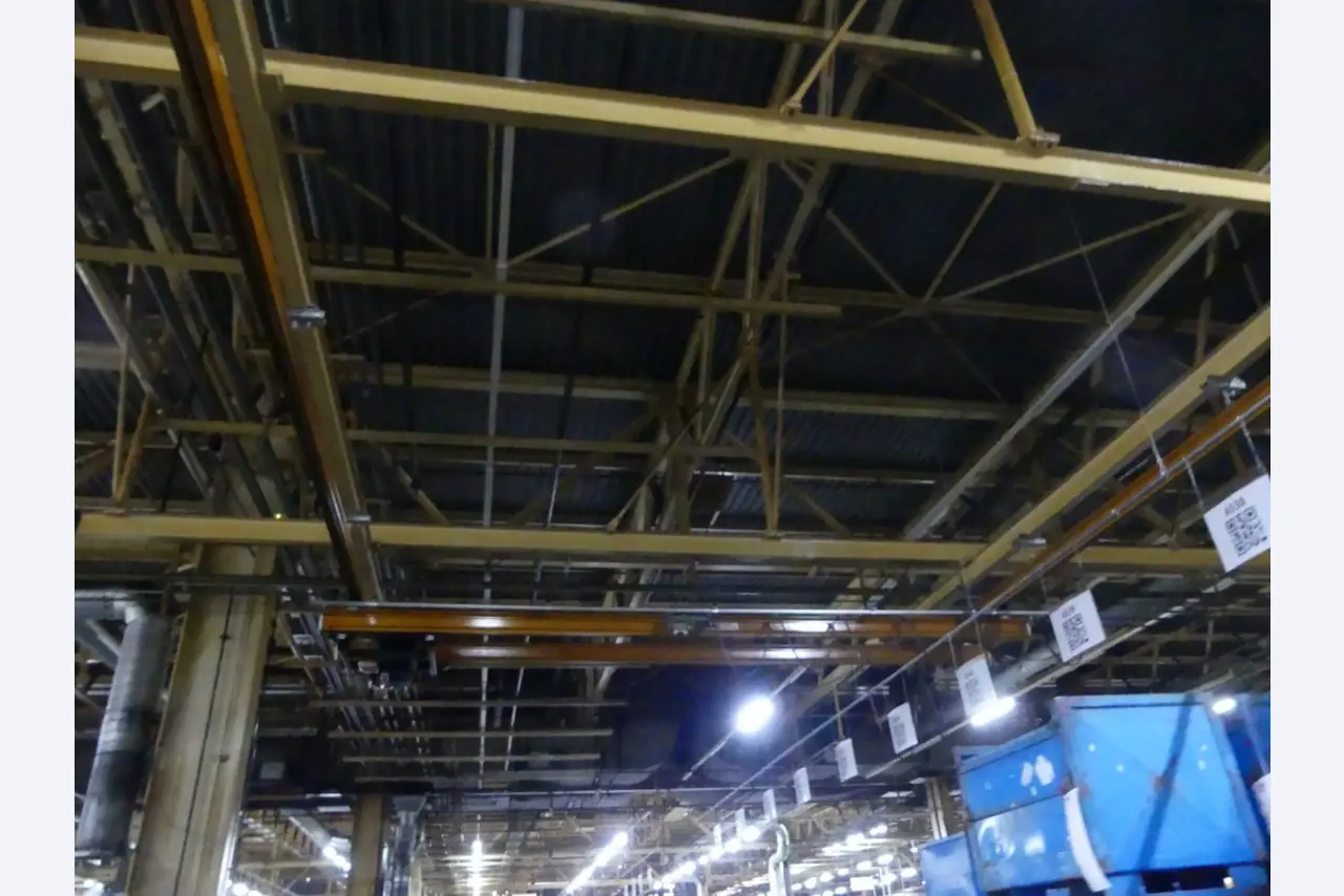 Centra obróbcze, maszyny do obróbki metalu i linie produkcyjne z branży motoryzacyjnej-6