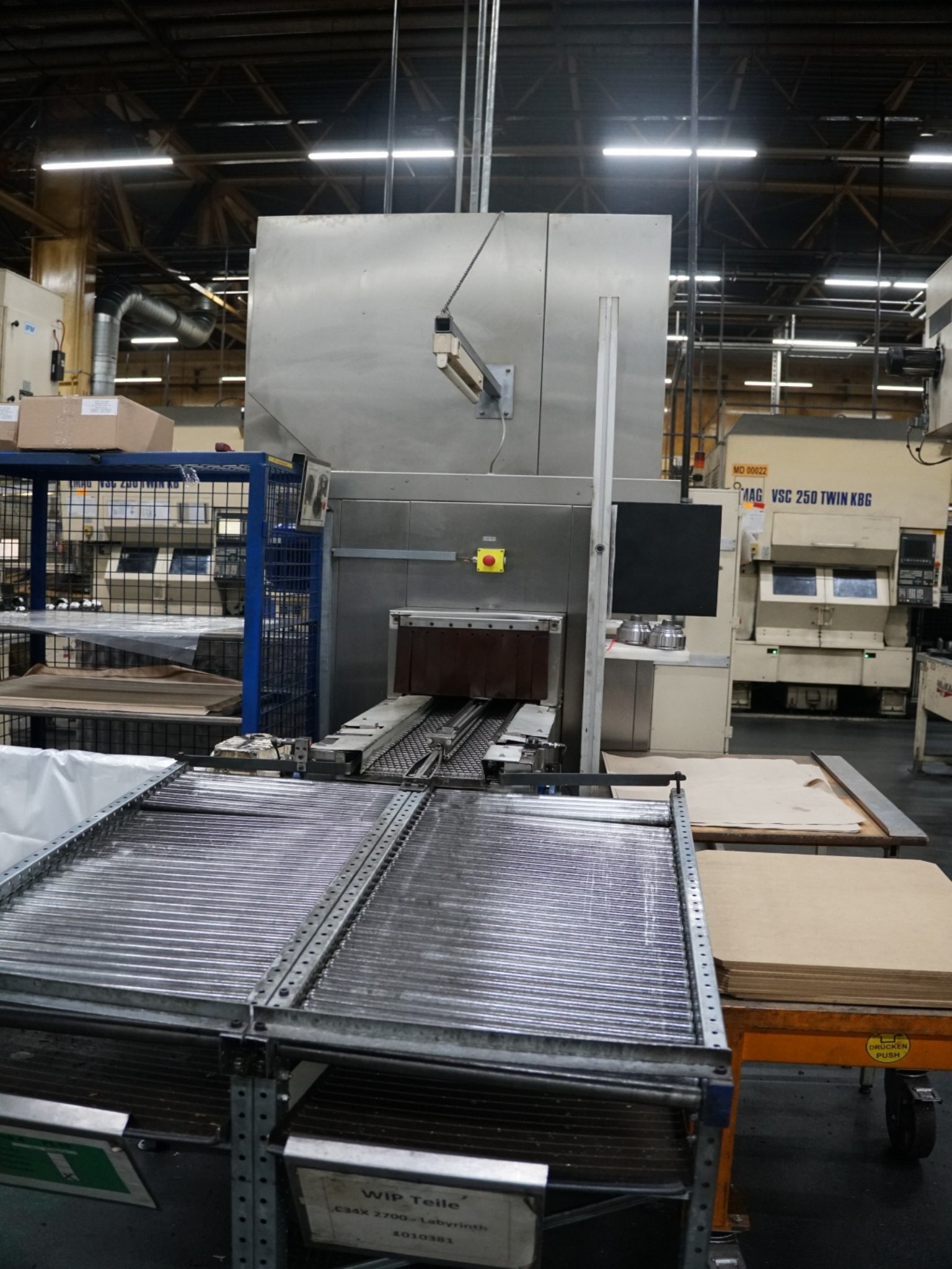 Centra obróbcze, maszyny do obróbki metalu i linie produkcyjne z branży motoryzacyjnej-5