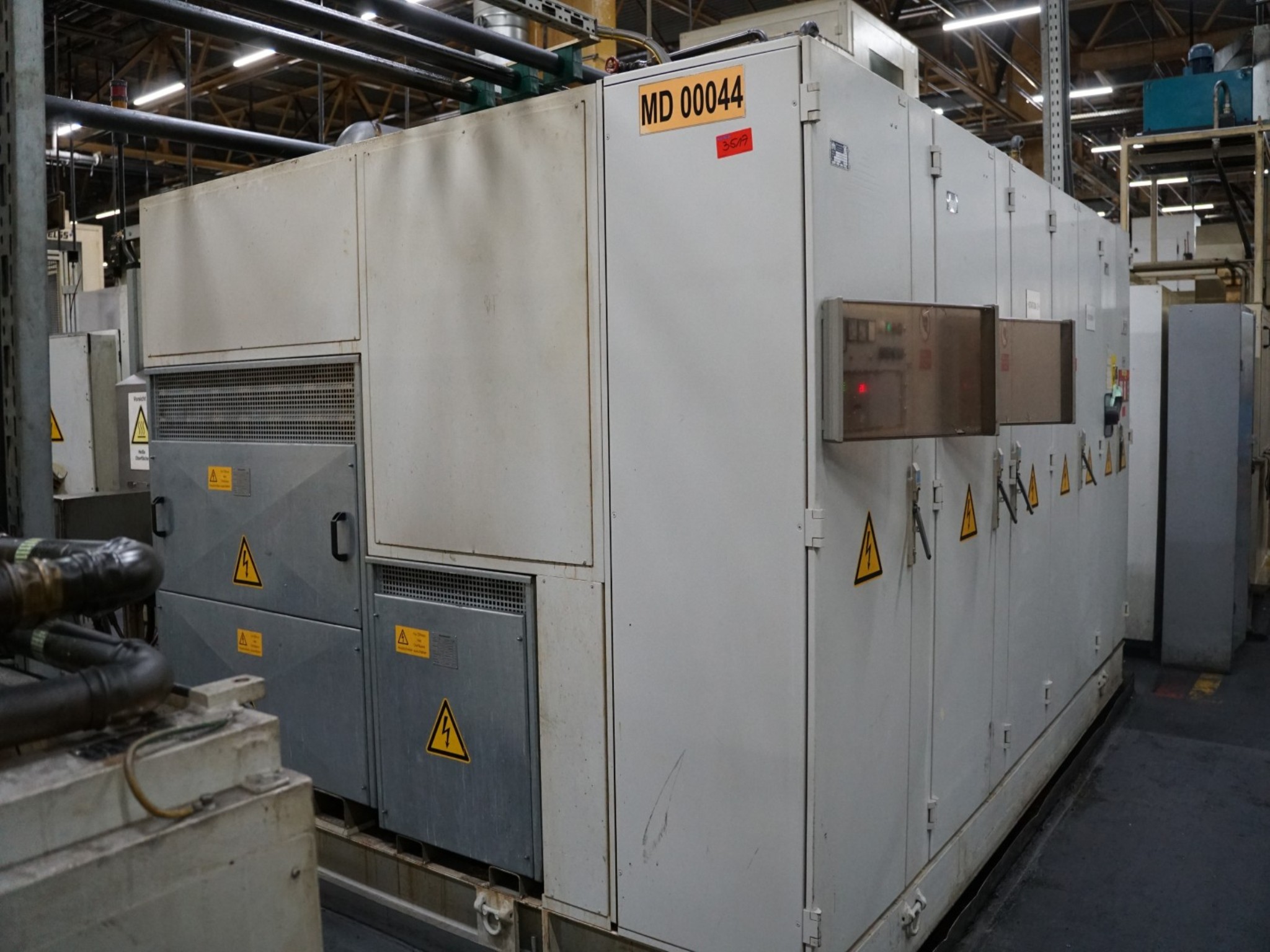 Centra obróbcze, maszyny do obróbki metalu i linie produkcyjne z branży motoryzacyjnej-1