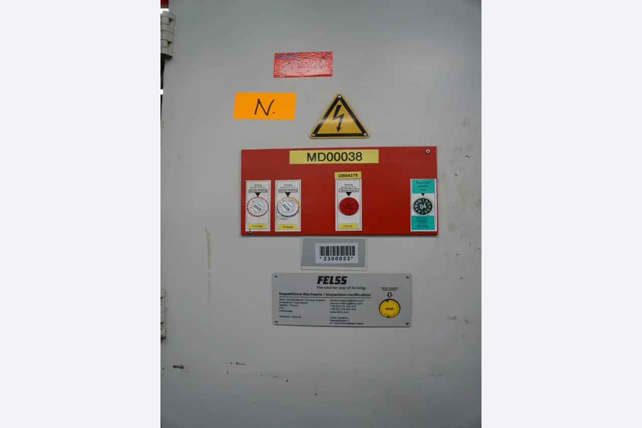 Centra obróbcze, maszyny do obróbki metalu i linie produkcyjne z branży motoryzacyjnej-2