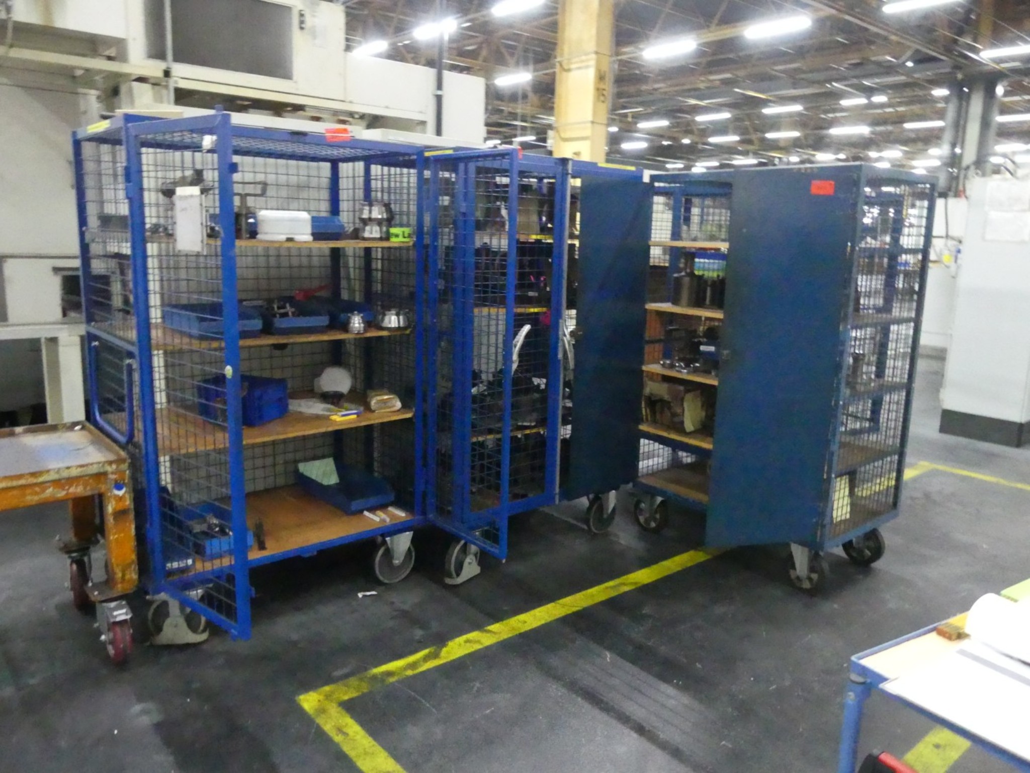 Centra obróbcze, maszyny do obróbki metalu i linie produkcyjne z branży motoryzacyjnej-1