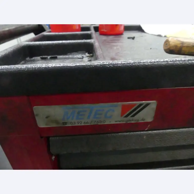 Centra obróbcze, maszyny do obróbki metalu i linie produkcyjne z branży motoryzacyjnej-2