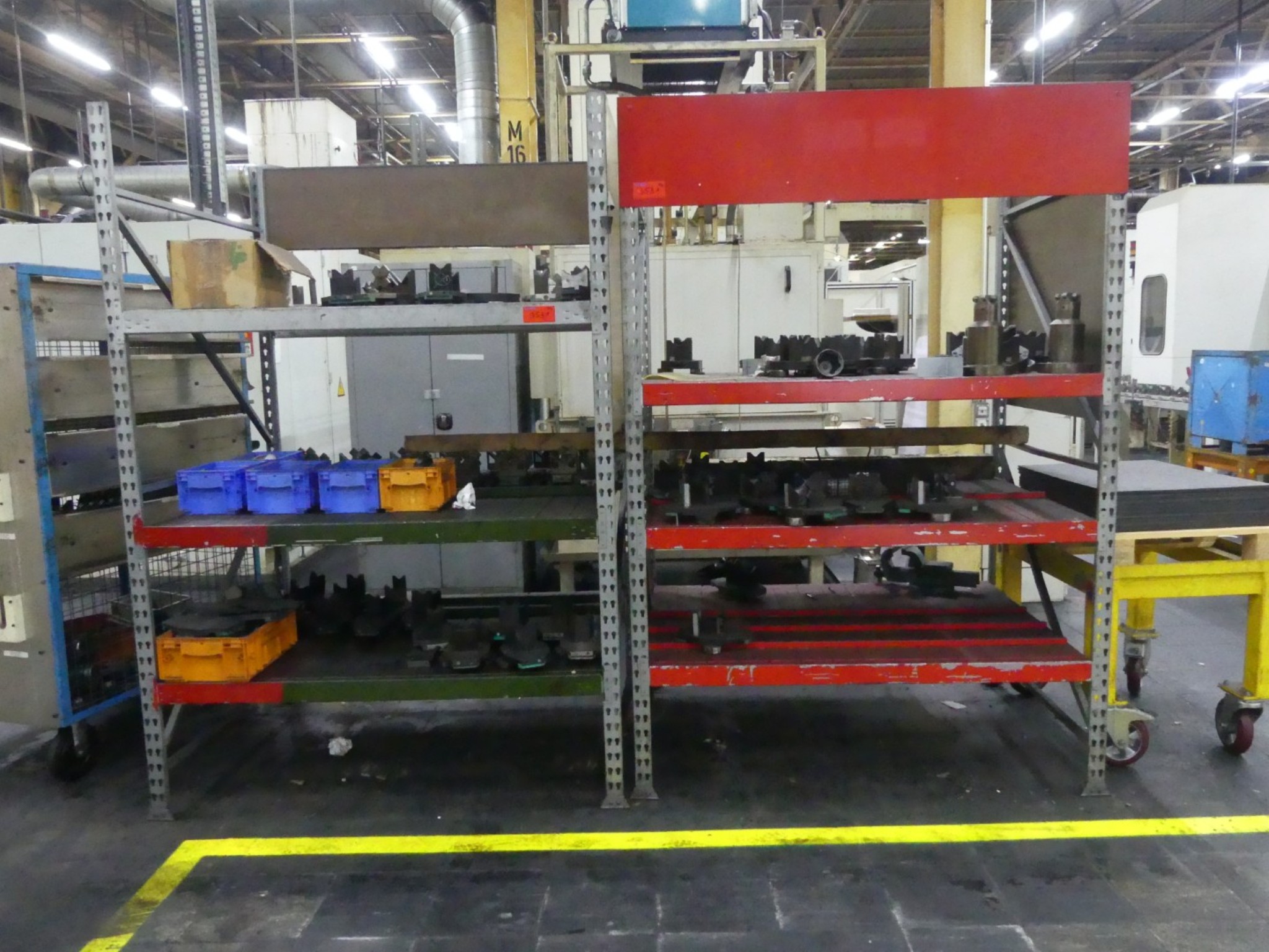 Centra obróbcze, maszyny do obróbki metalu i linie produkcyjne z branży motoryzacyjnej-1