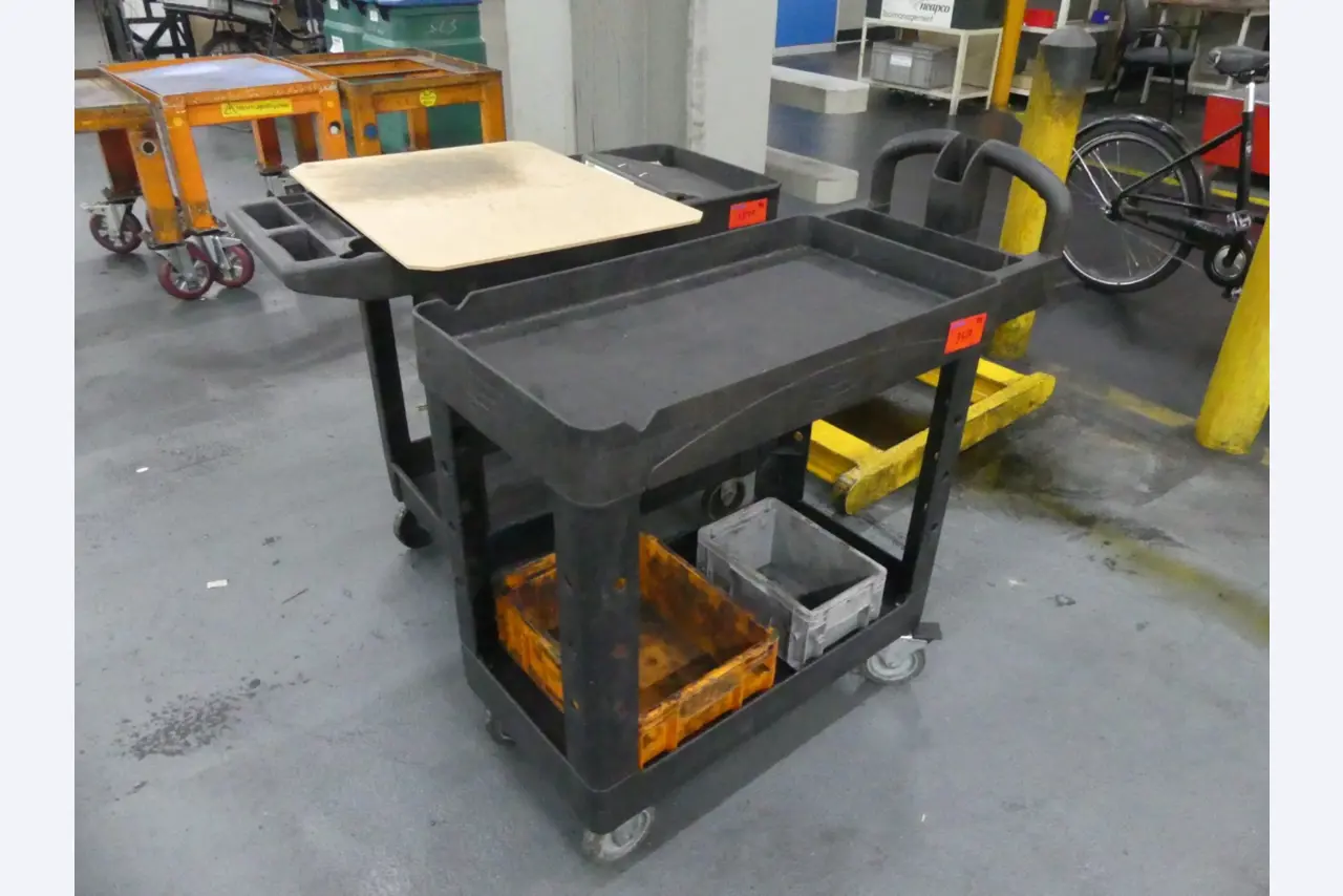 Centra obróbcze, maszyny do obróbki metalu i linie produkcyjne z branży motoryzacyjnej-1