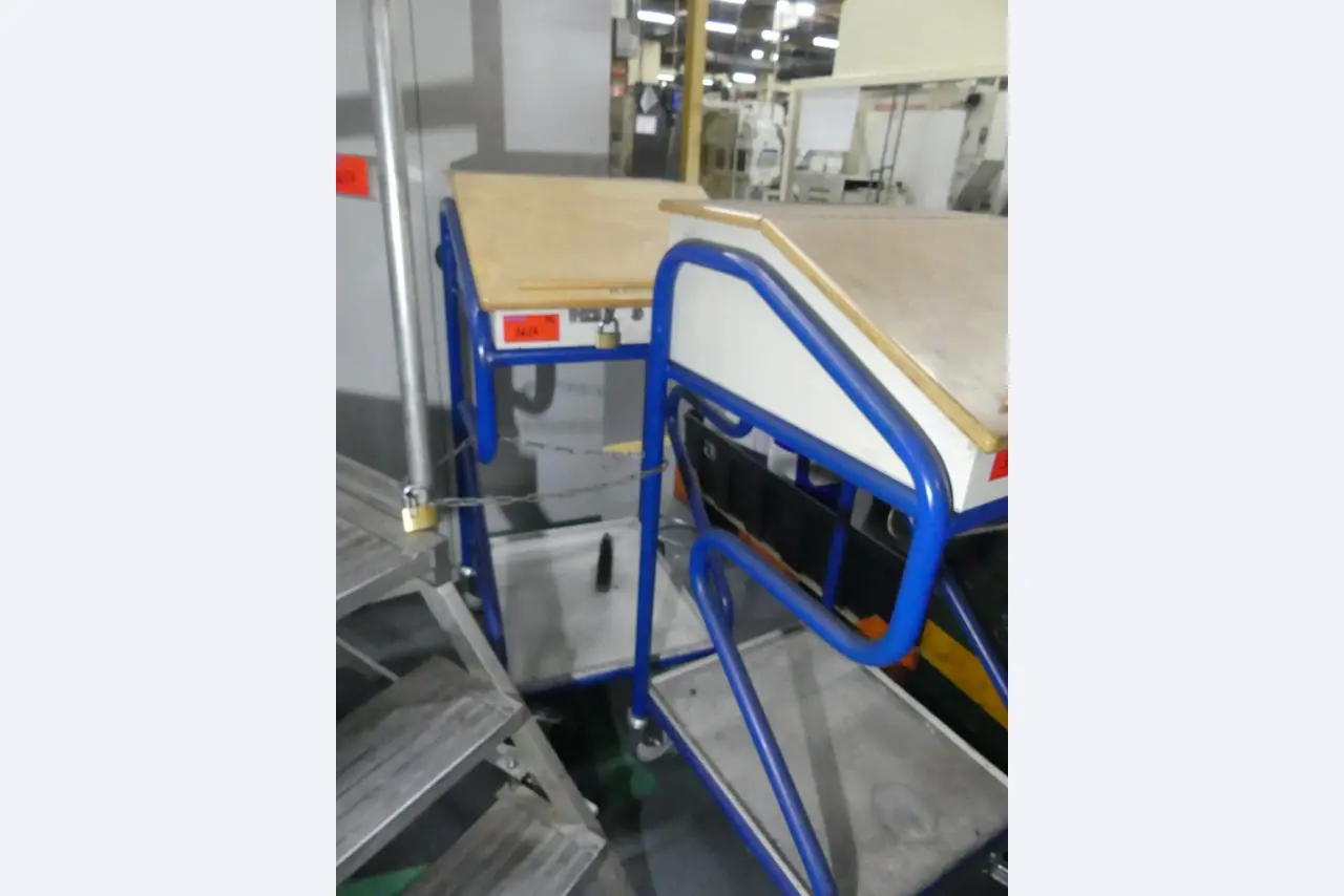 Centra obróbcze, maszyny do obróbki metalu i linie produkcyjne z branży motoryzacyjnej-2